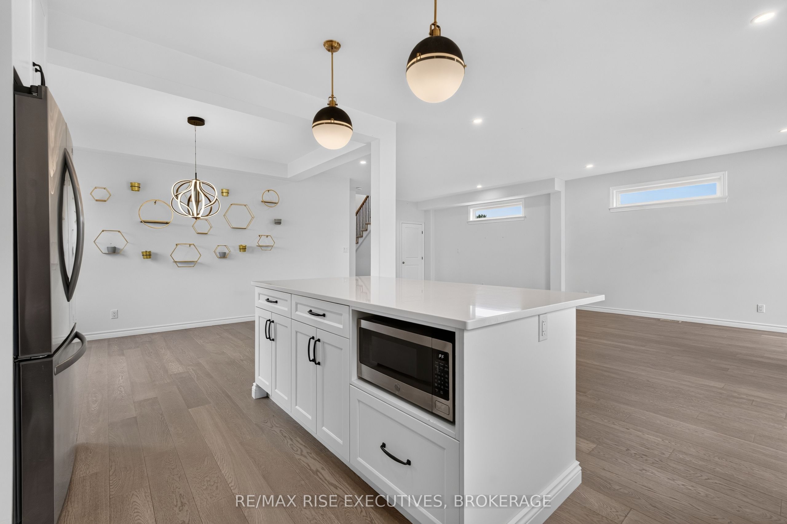 1237 Carfa Crescent Property Photo 8