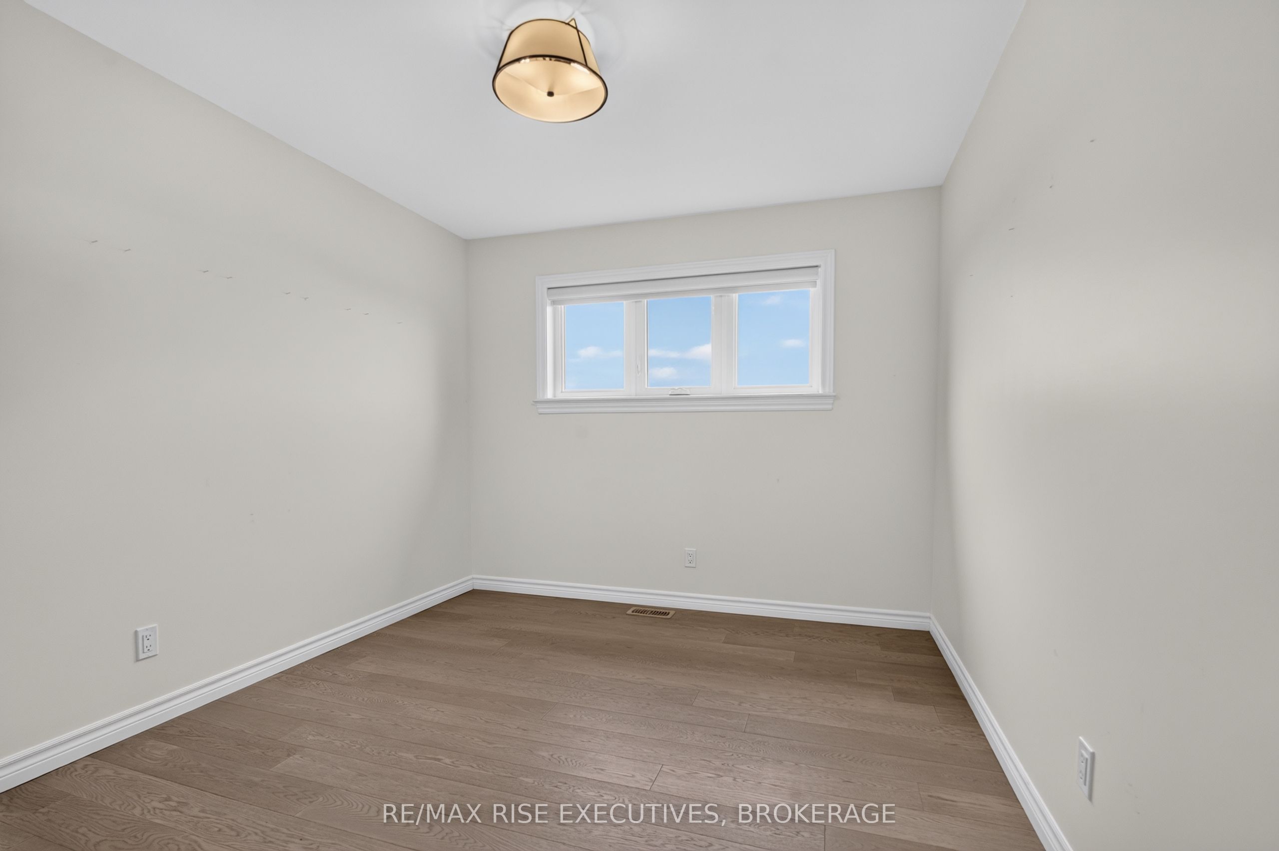 1237 Carfa Crescent Property Photo 23