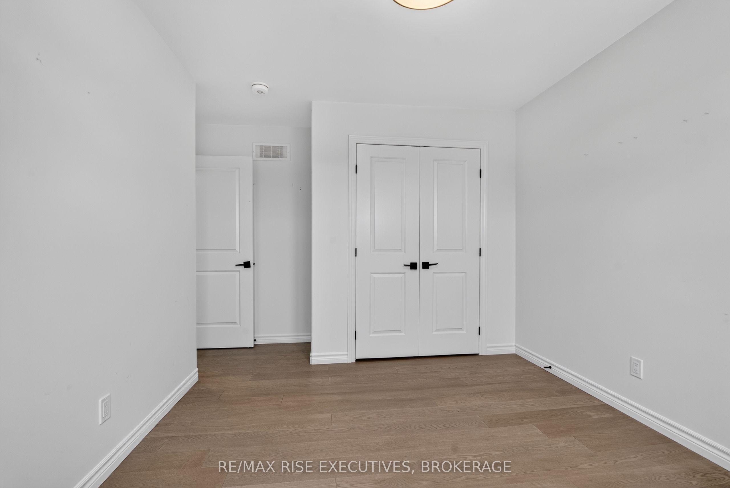1237 Carfa Crescent Property Photo 25