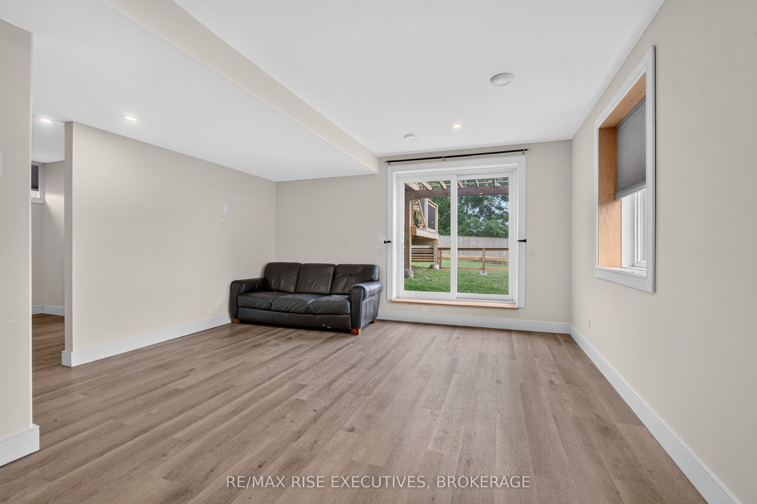 1237 Carfa Crescent Property Photo 31