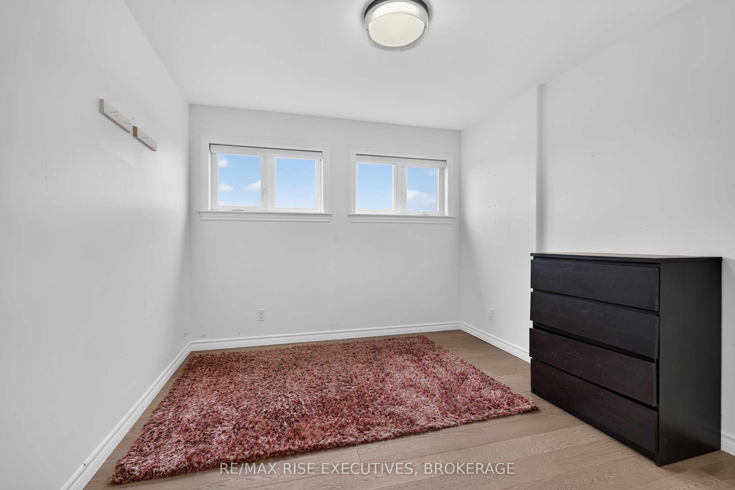 1237 Carfa Crescent Property Photo 32