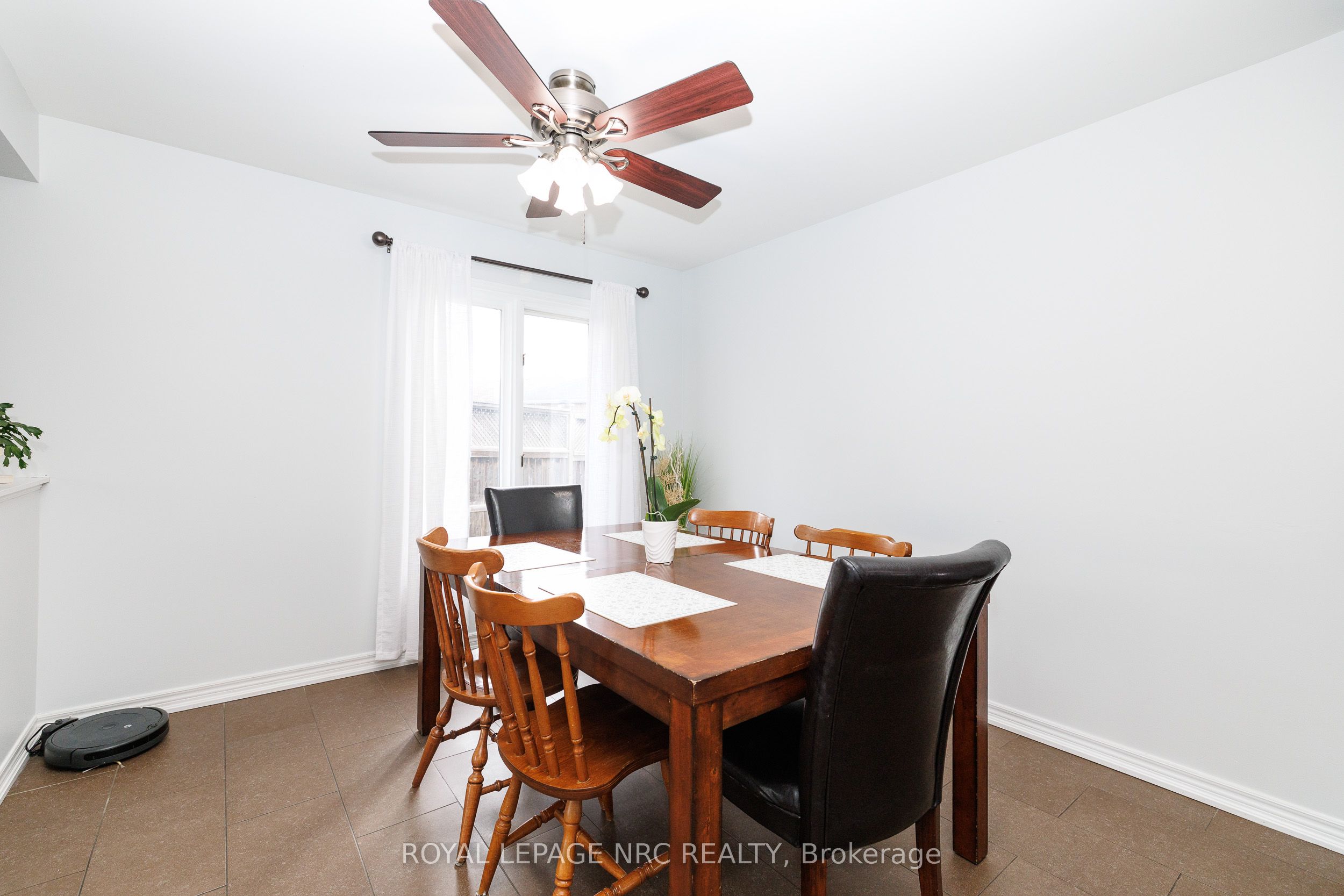 16 Leonard Drive Property Photo 6