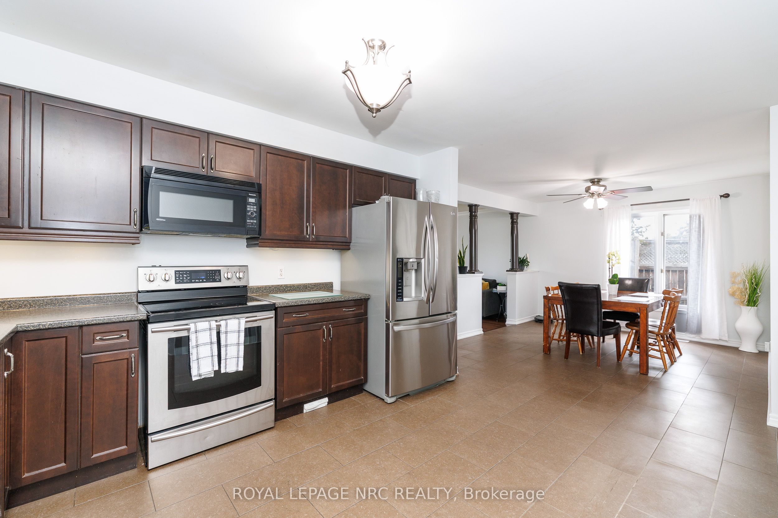 16 Leonard Drive Property Photo 8