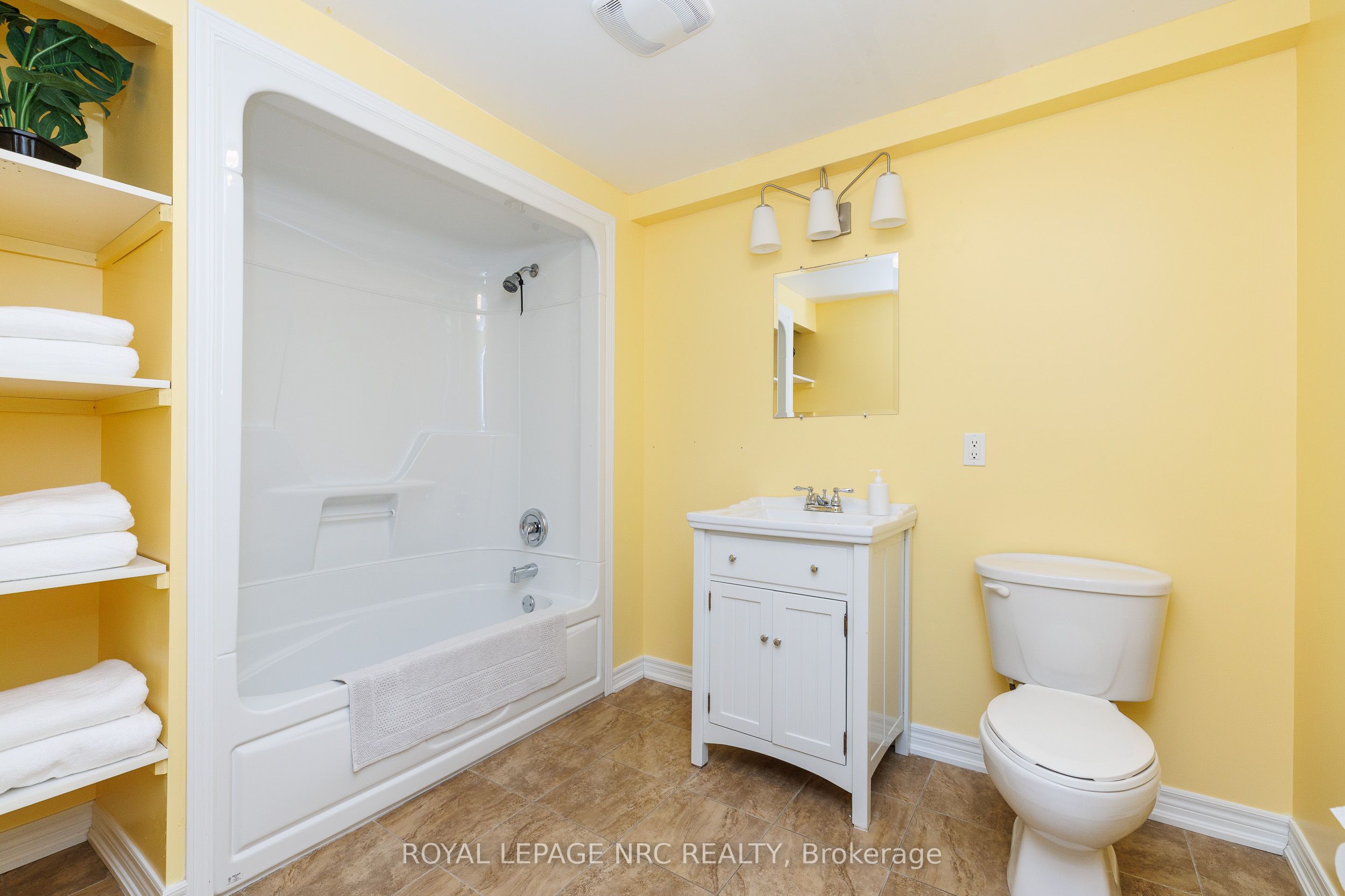16 Leonard Drive Property Photo 20
