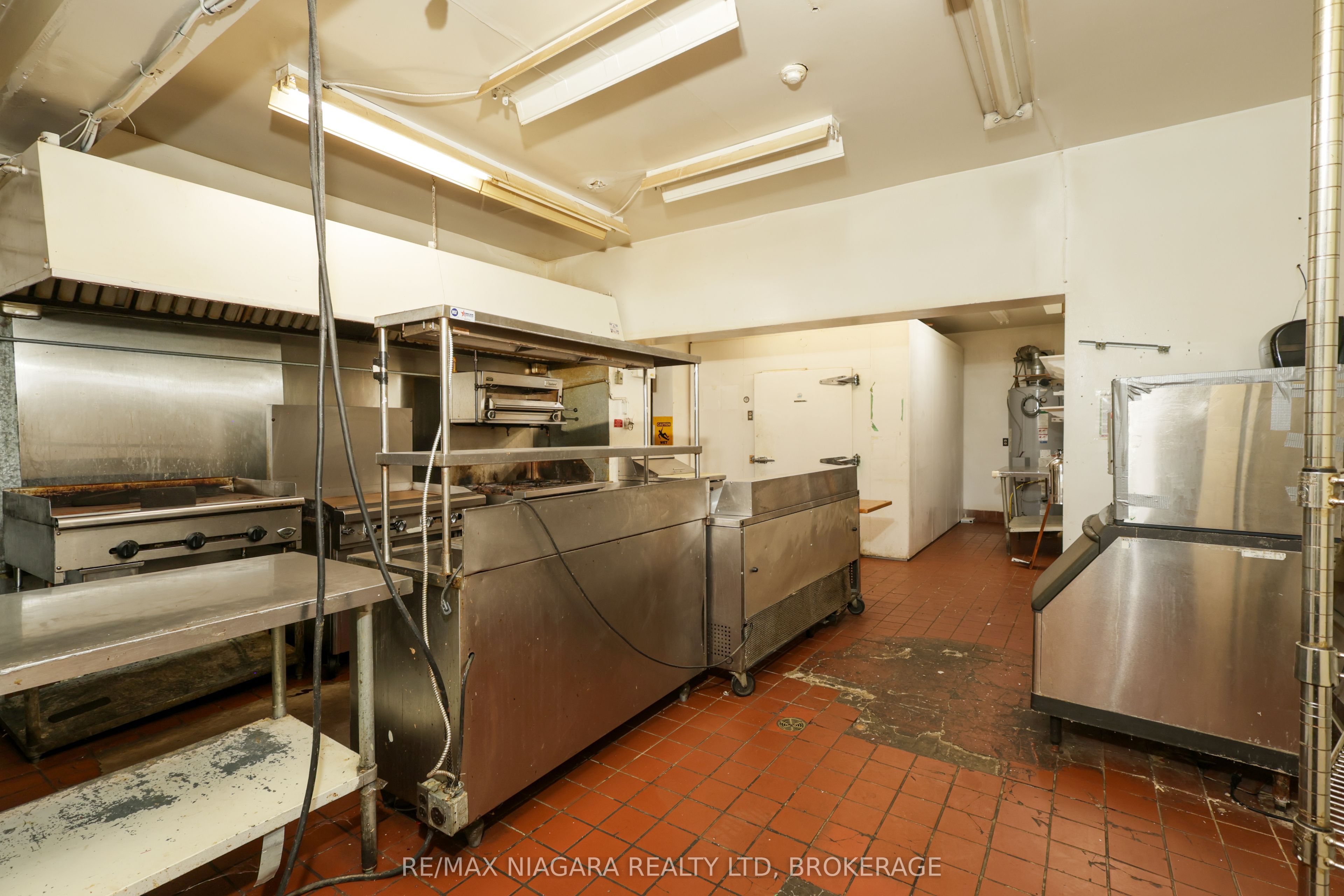 22 Academy Street Property Photo 25