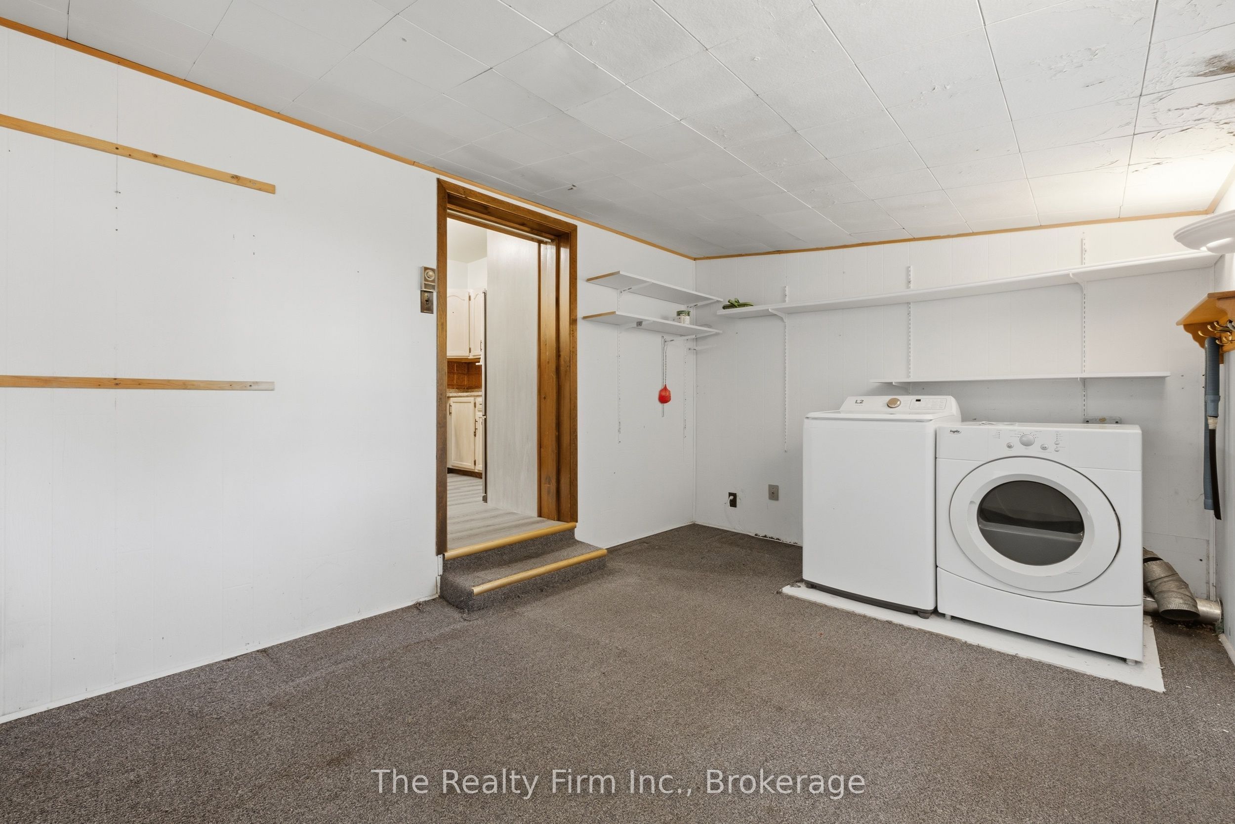 17 Douglas Street Property Photo 14