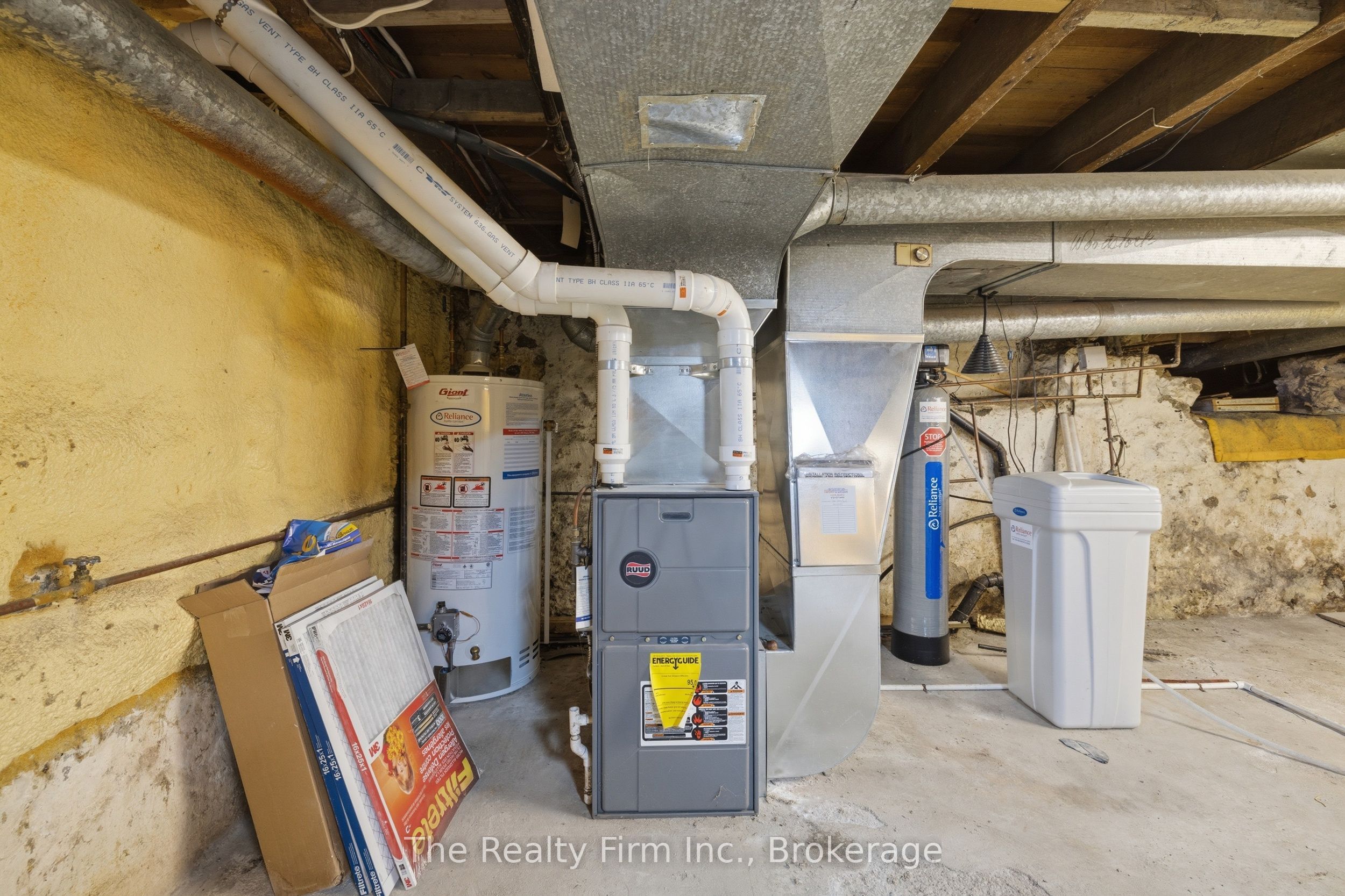 17 Douglas Street Property Photo 19