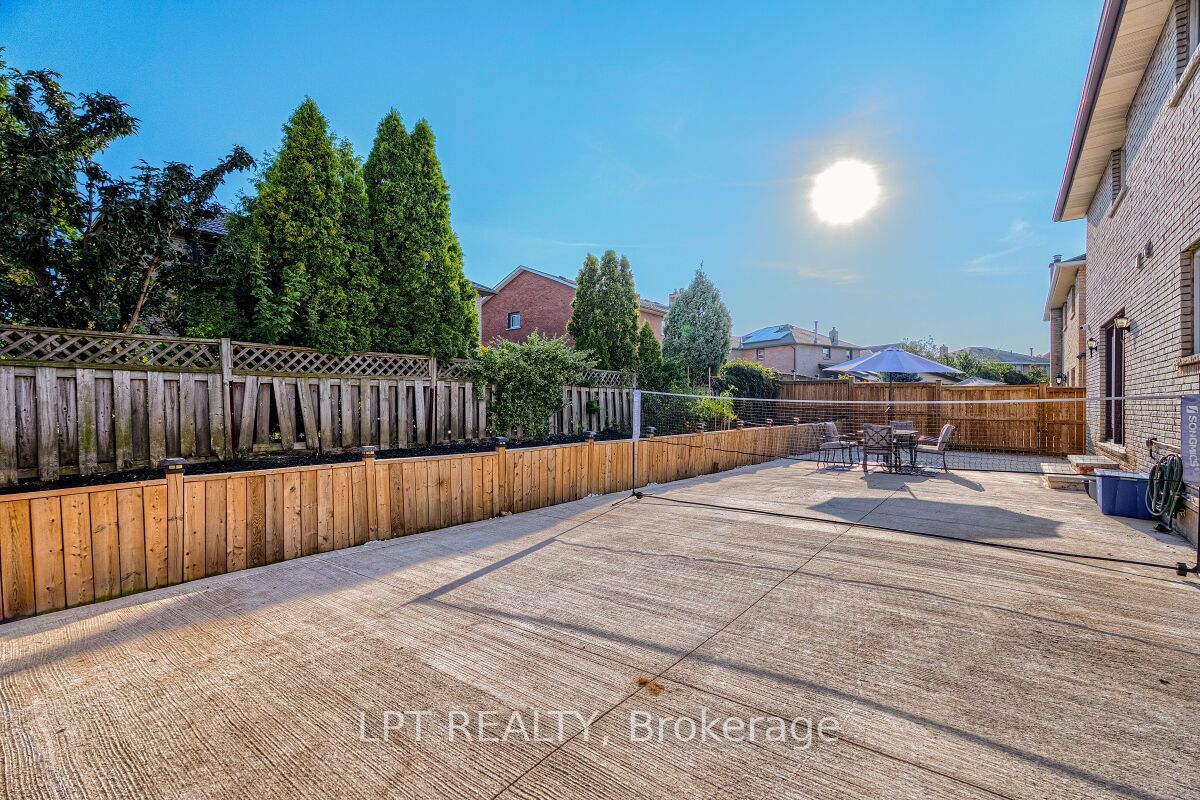 16 Vogue Court Property Photo 46