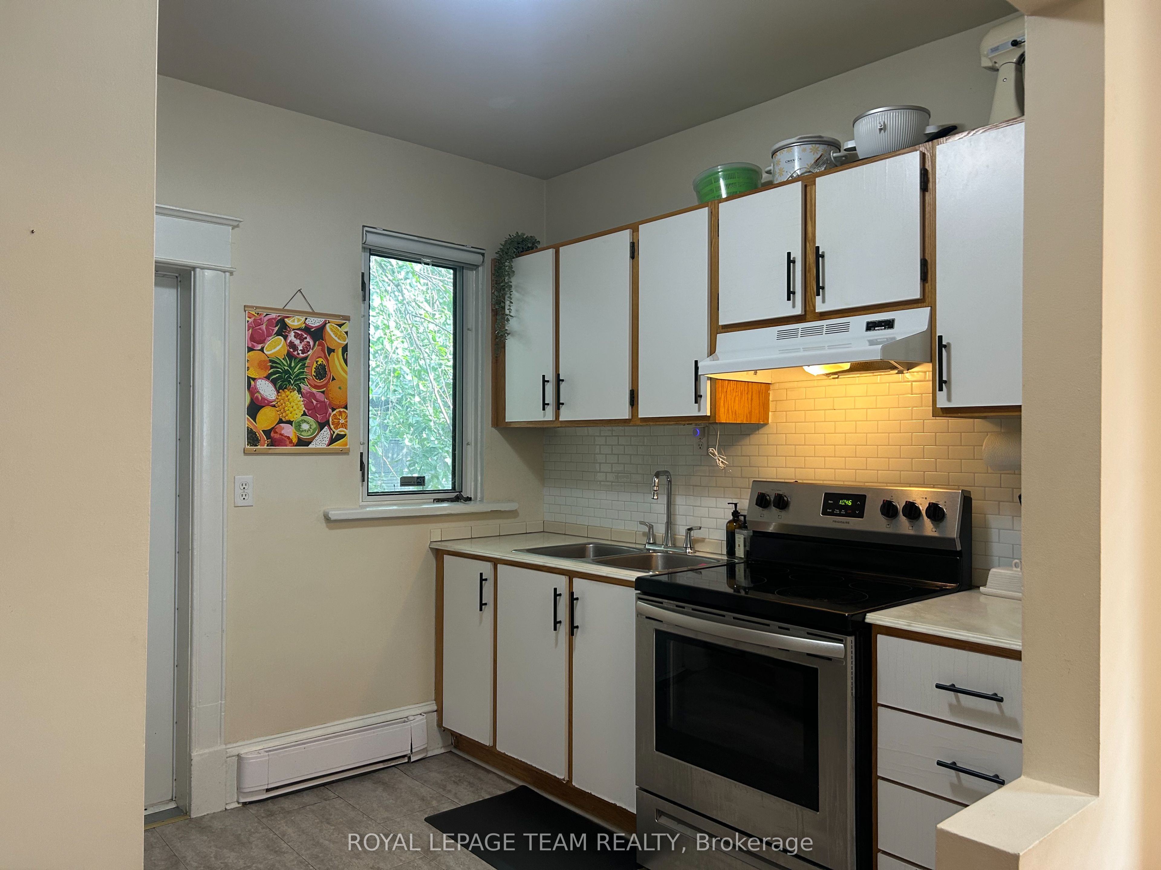 427 Sunnyside Avenue B Property Photo 6