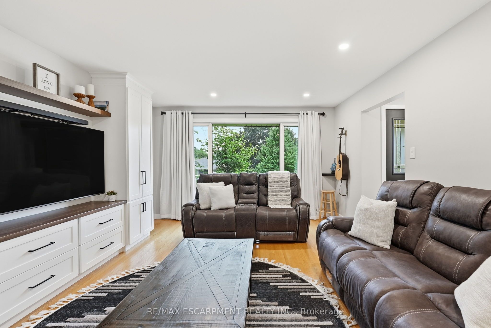 10 Taylor Crescent Property Photo 4