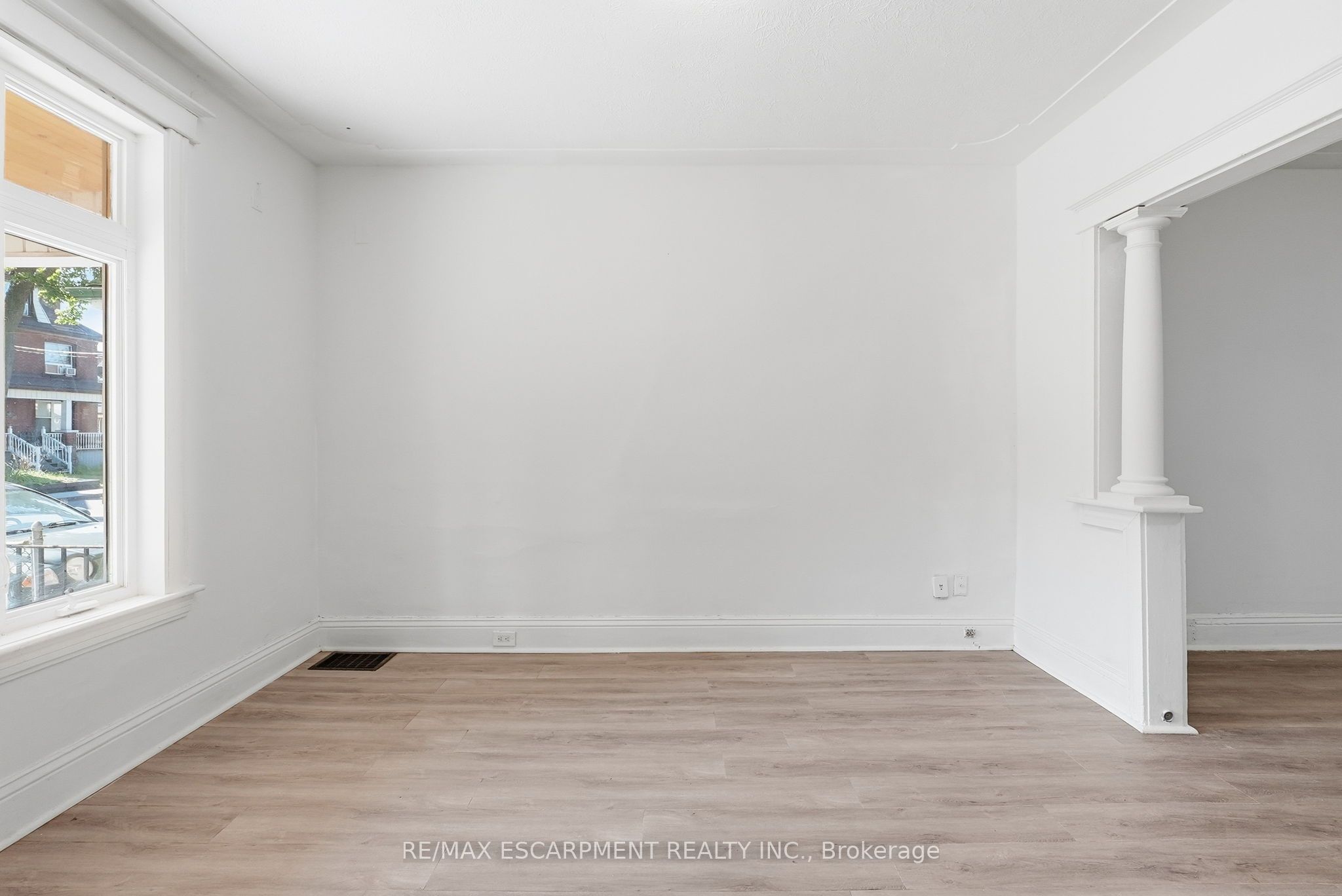 41 Barnesdale Avenue N Property Photo 6