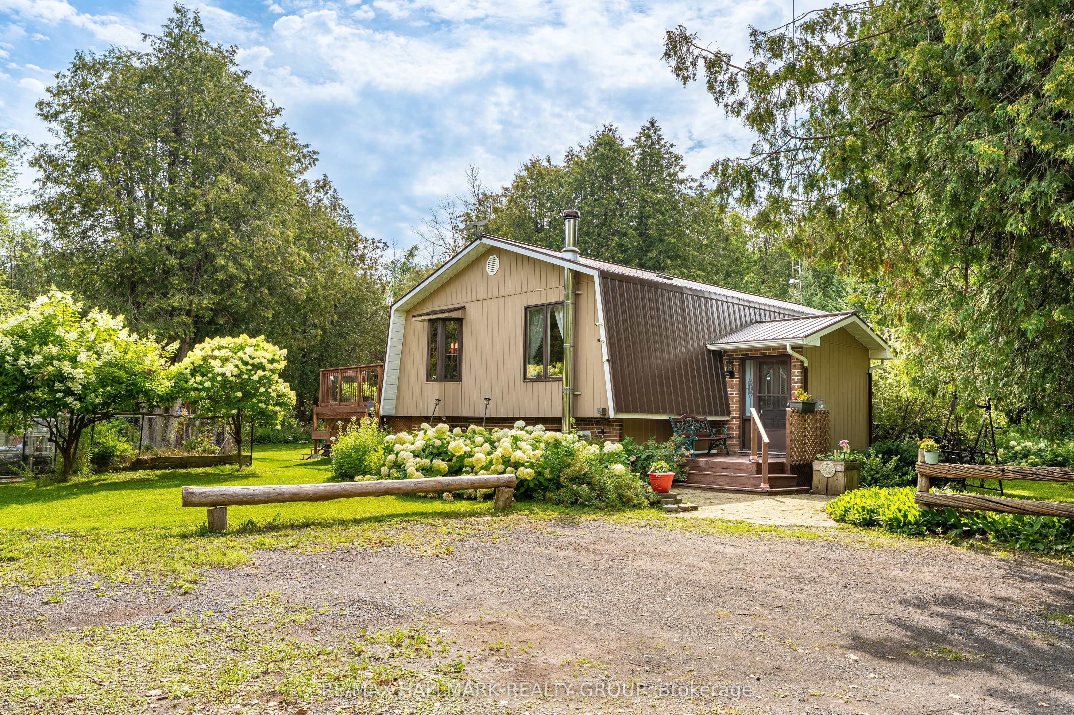 1184 Derry Side Road Property Photo 1