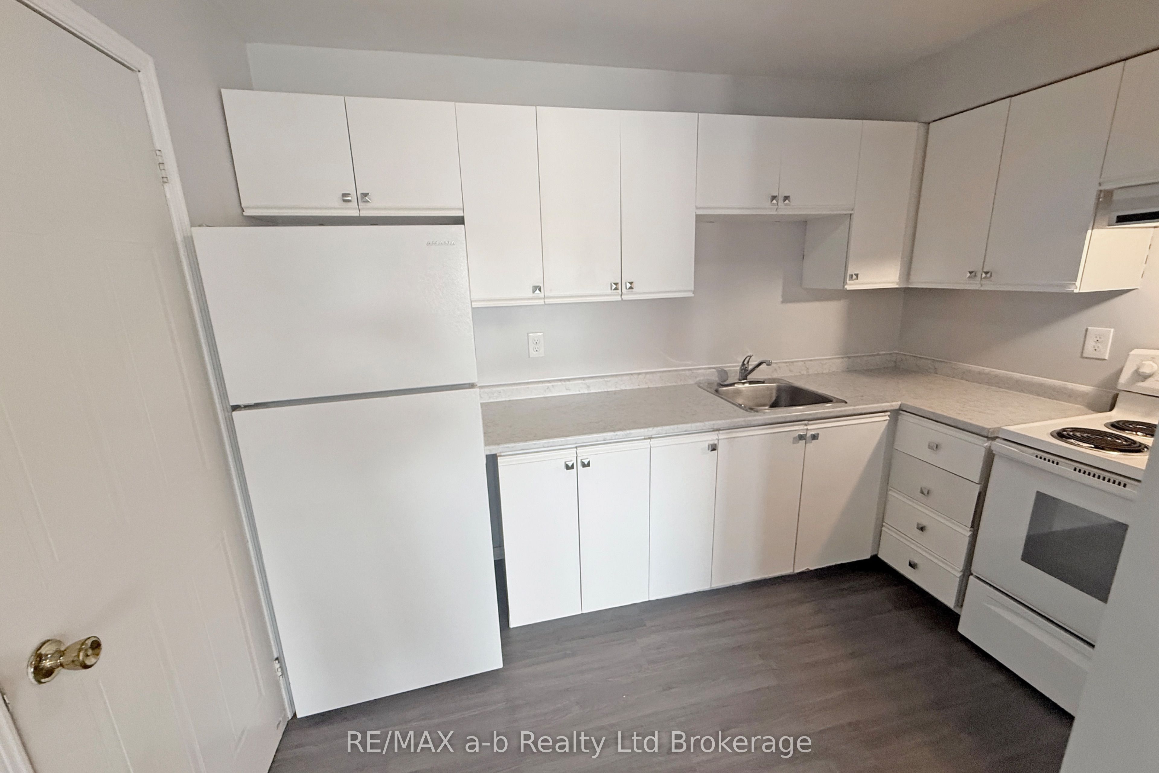 64 Hiawatha Road 36 Property Photo 15