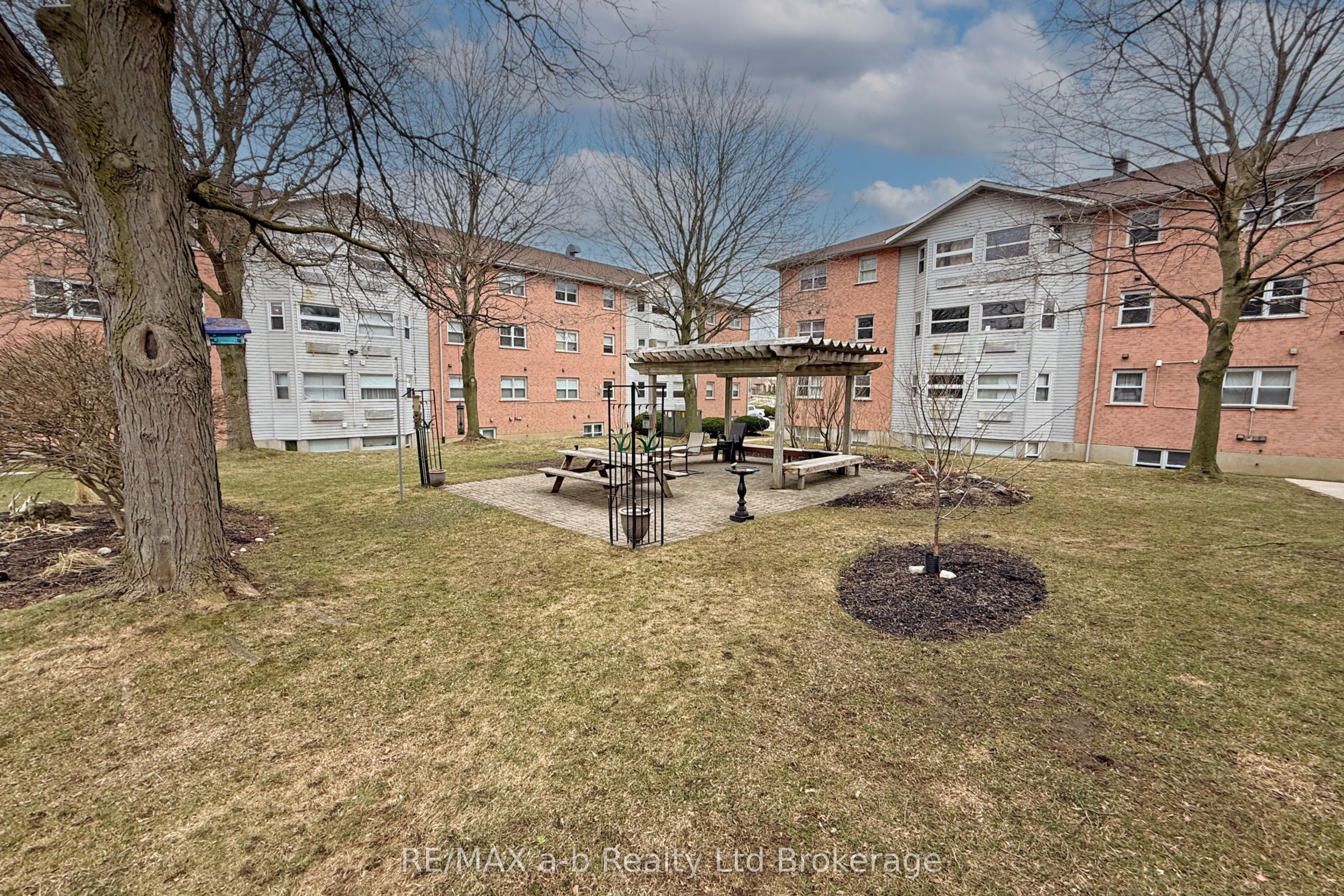 64 Hiawatha Road 36 Property Photo 30
