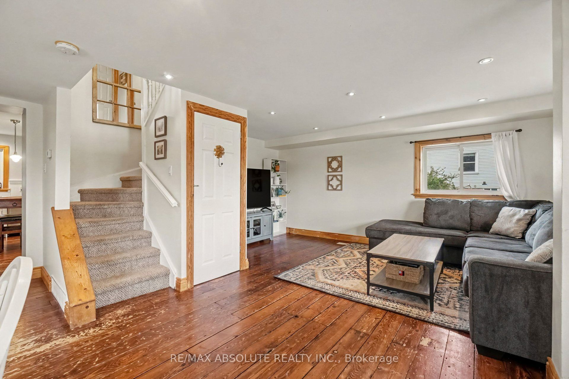 246 Albert Street Property Photo 7