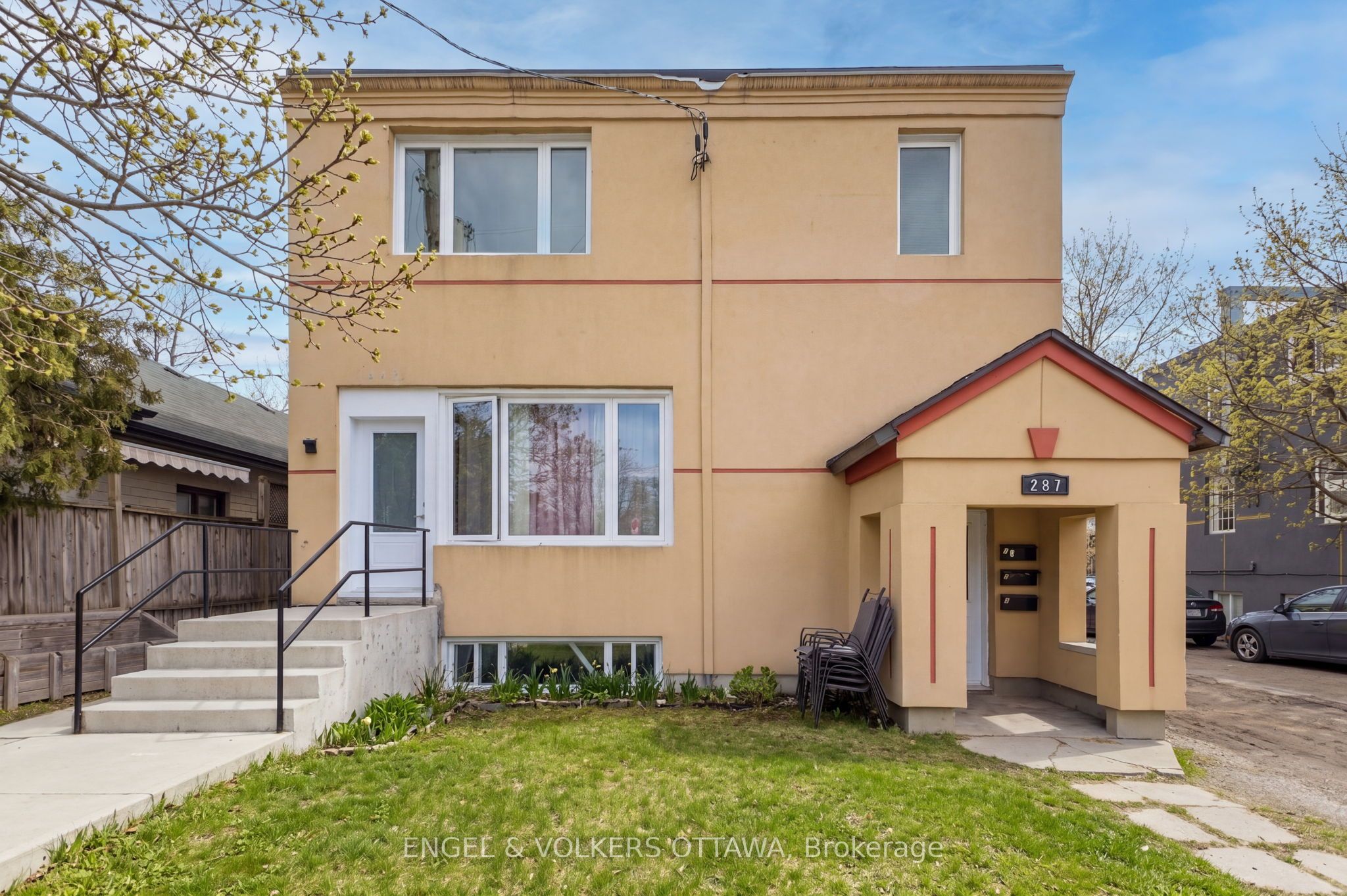287 St Laurent Boulevard Property Photo 1