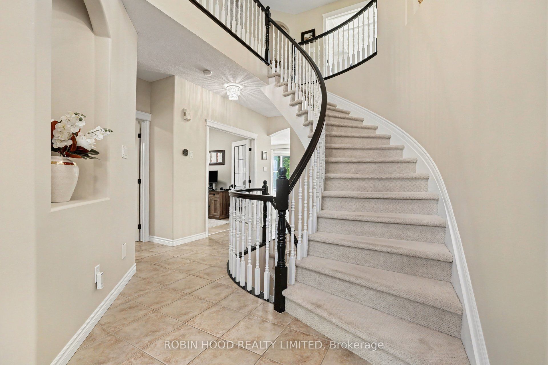 92 Broughton Street Property Photo 4