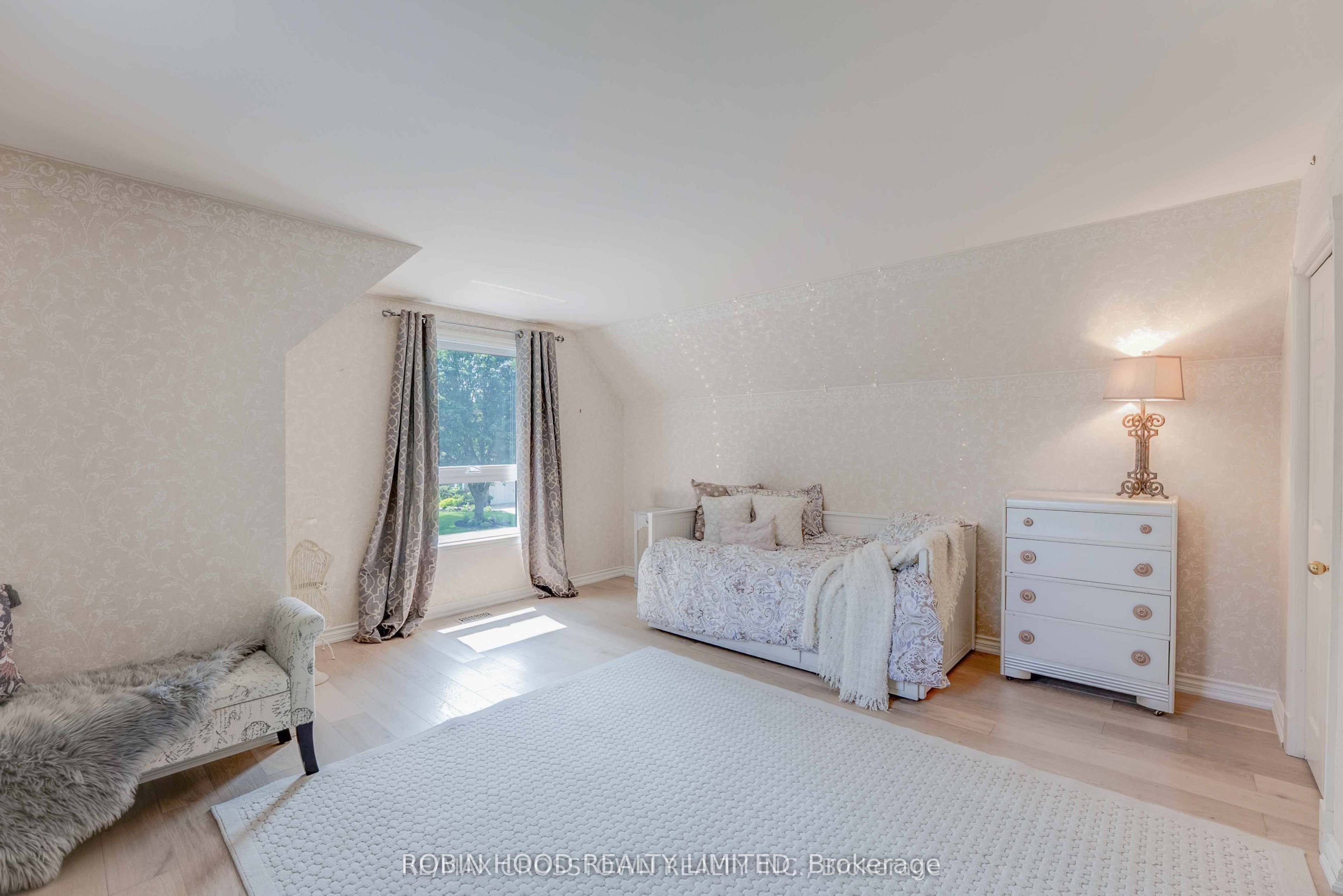 17 Coach Drive Property Photo 9
