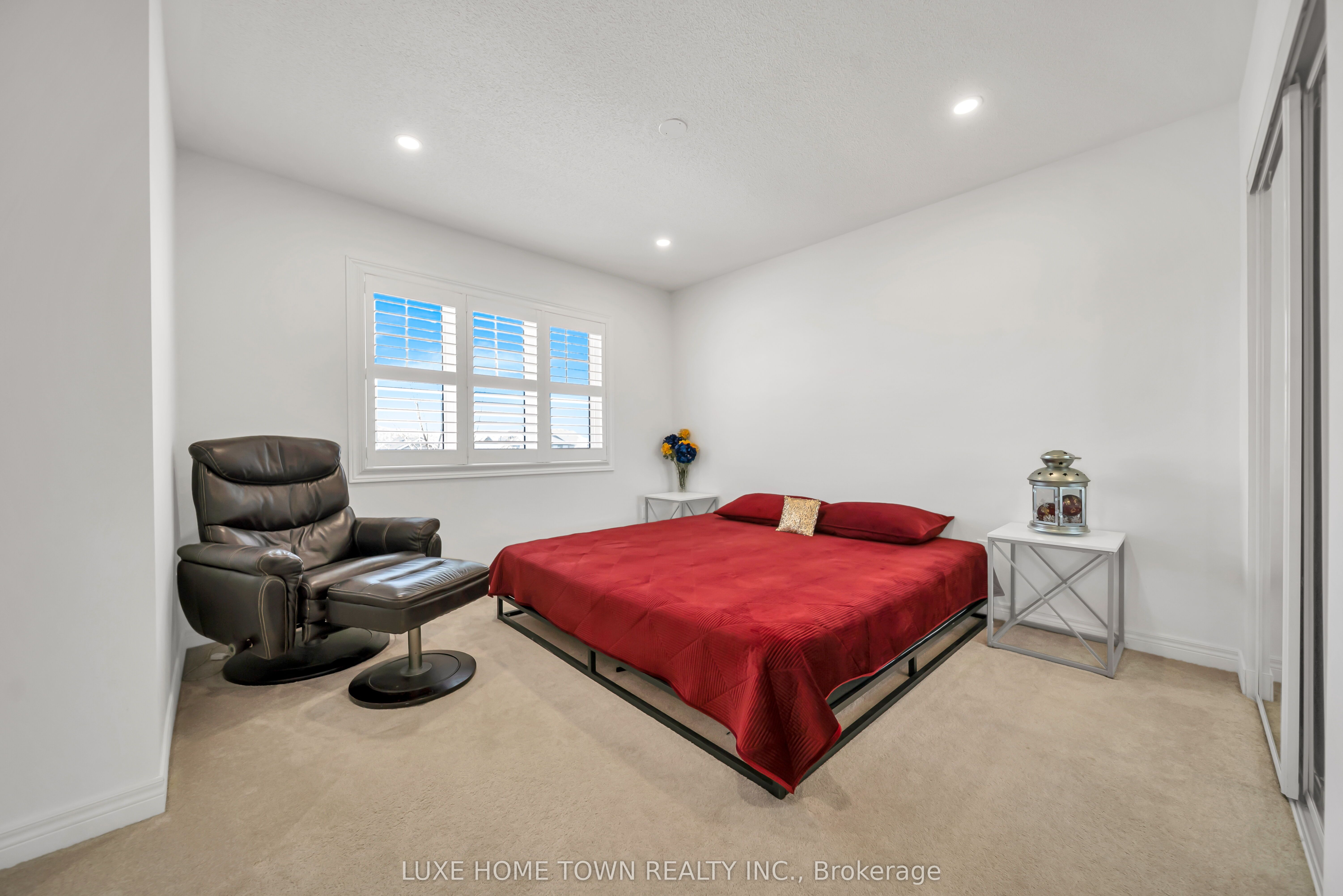 19 Findlay Way Property Photo 28
