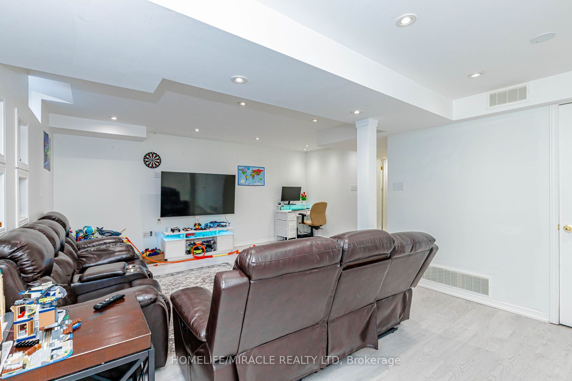36 Tidemore Heights Property Photo 45