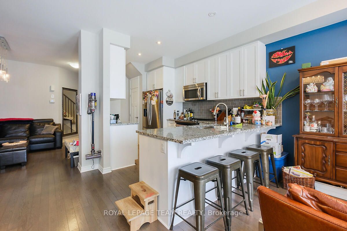253 Fergus Crescent Property Photo 13