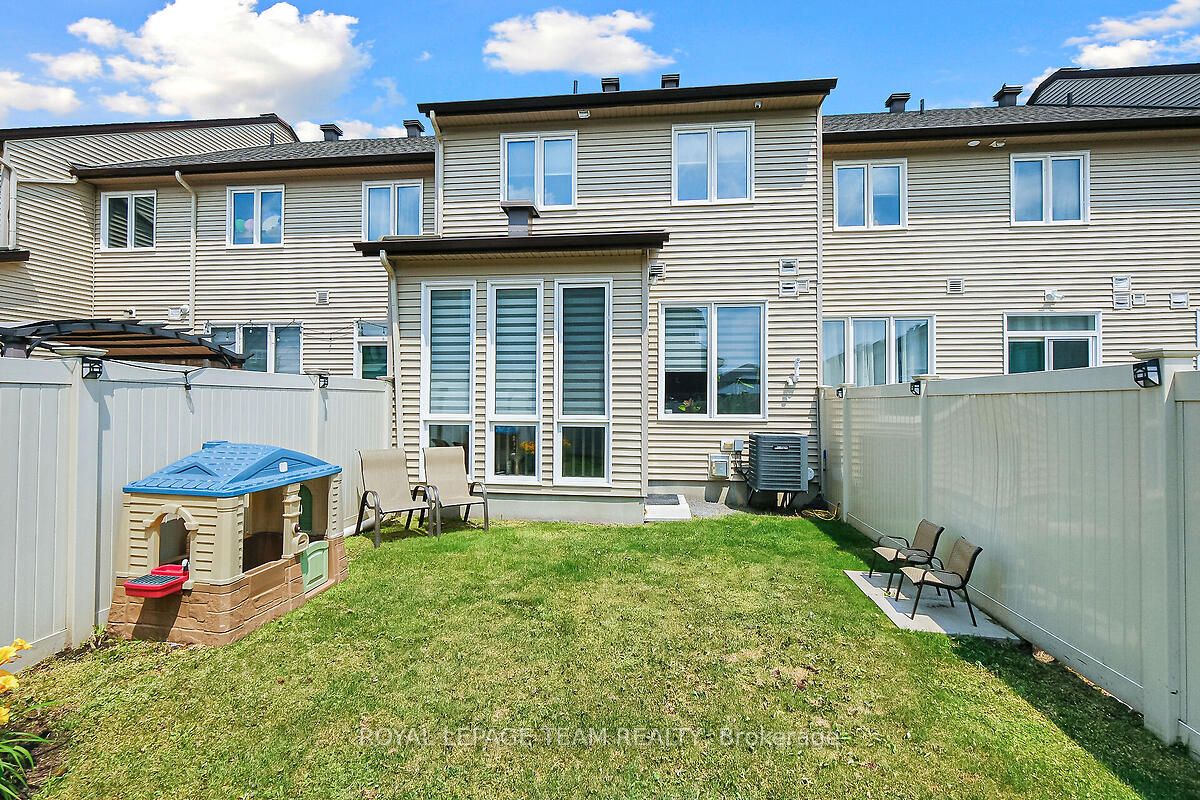 253 Fergus Crescent Property Photo 50