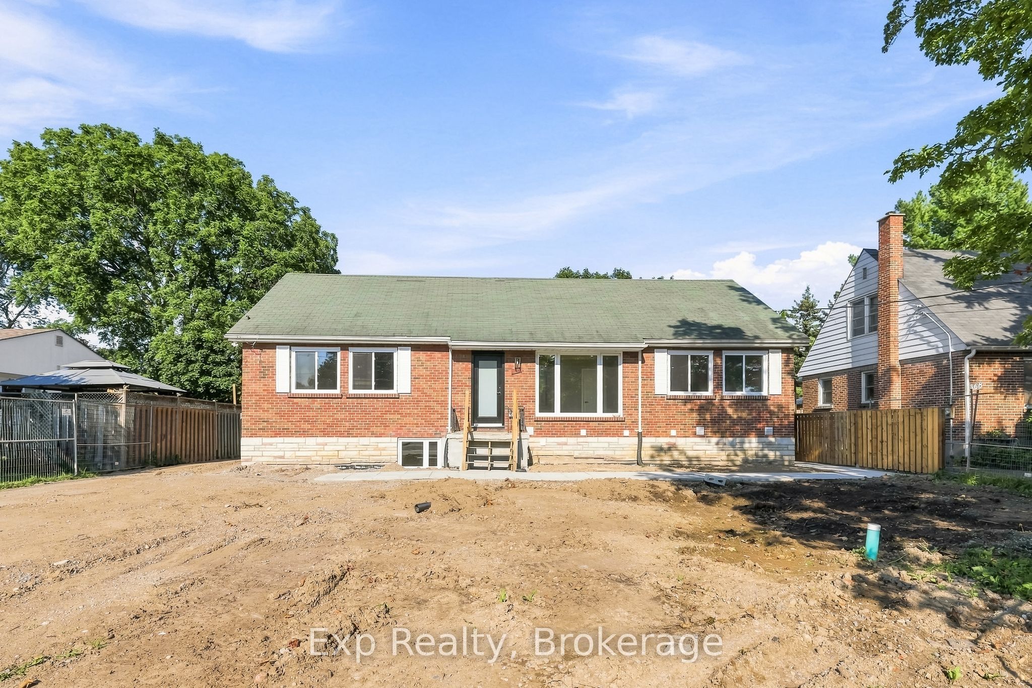 372 Major Street B Property Photo 1
