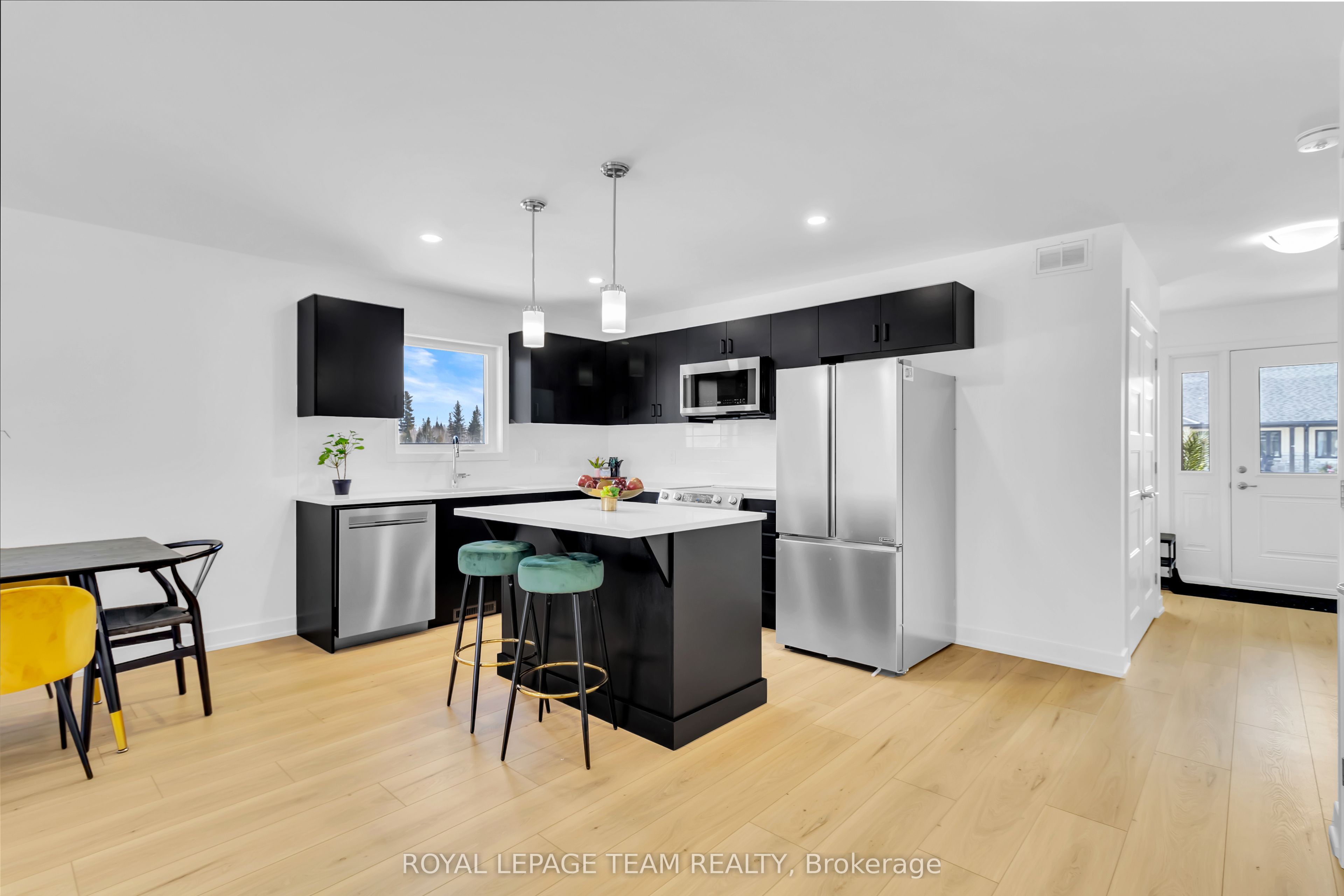 181 Seabert Drive Property Photo 3