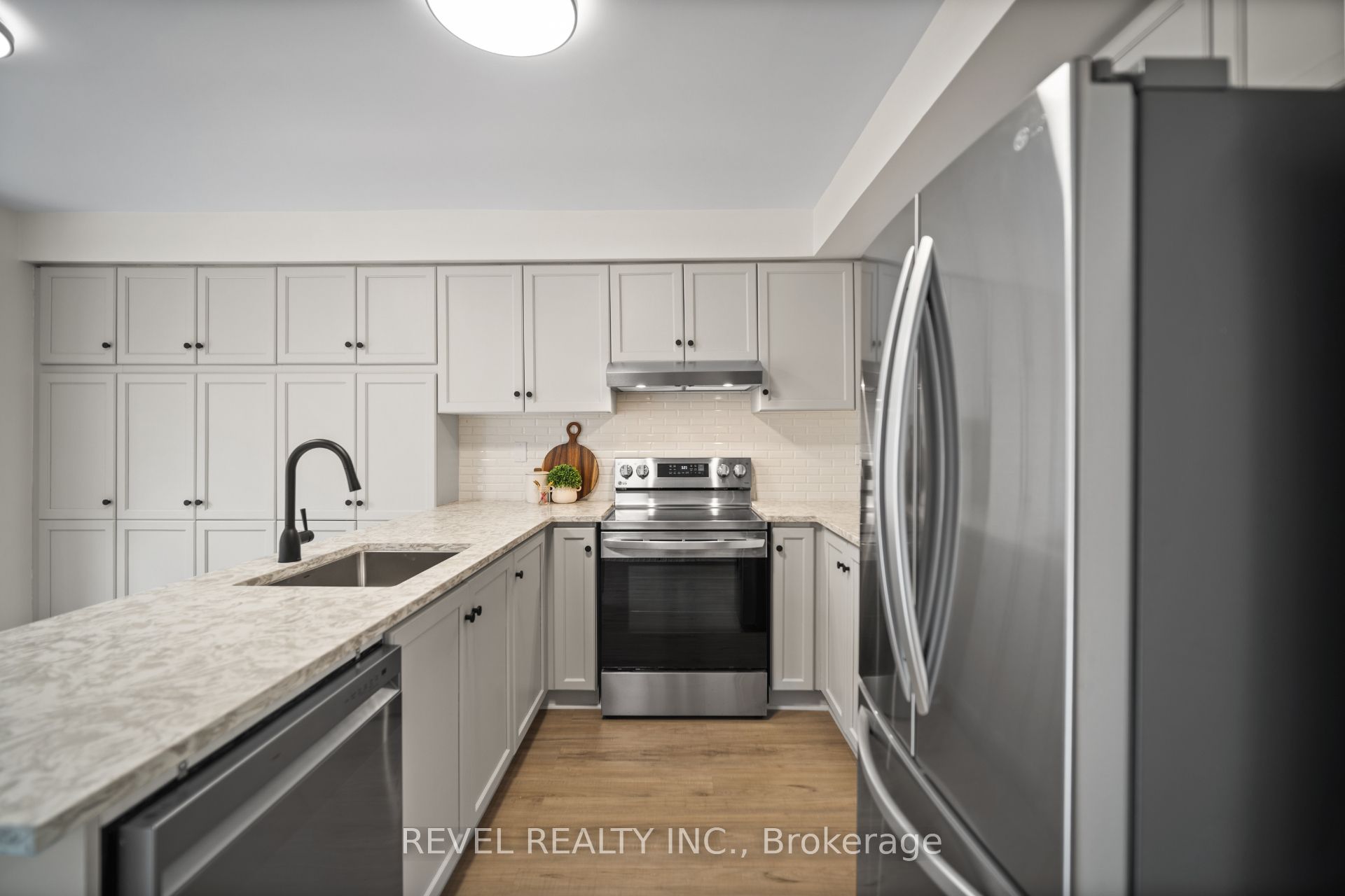 320 Hamilton Drive 10 Property Photo 11