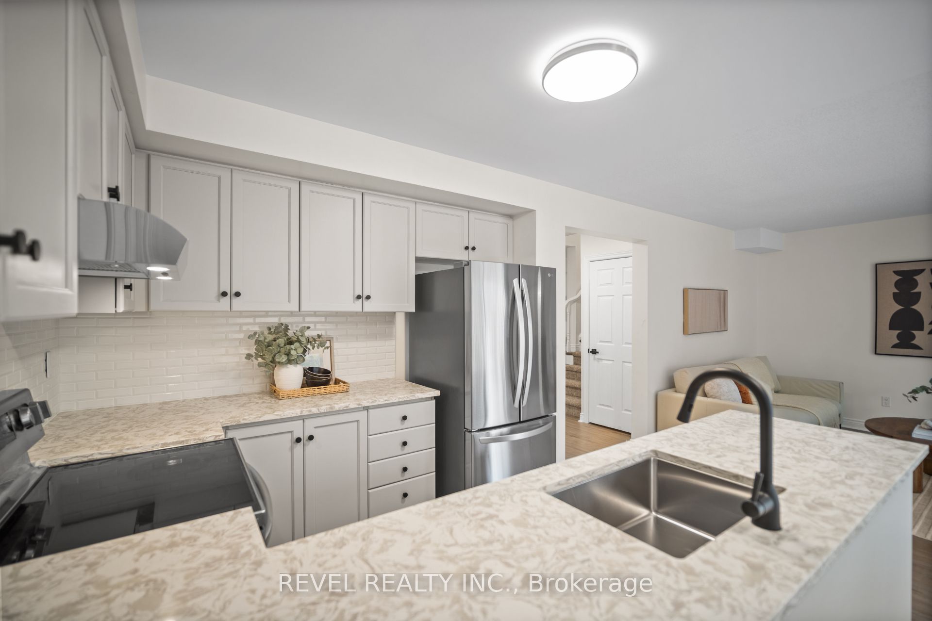 320 Hamilton Drive 10 Property Photo 14