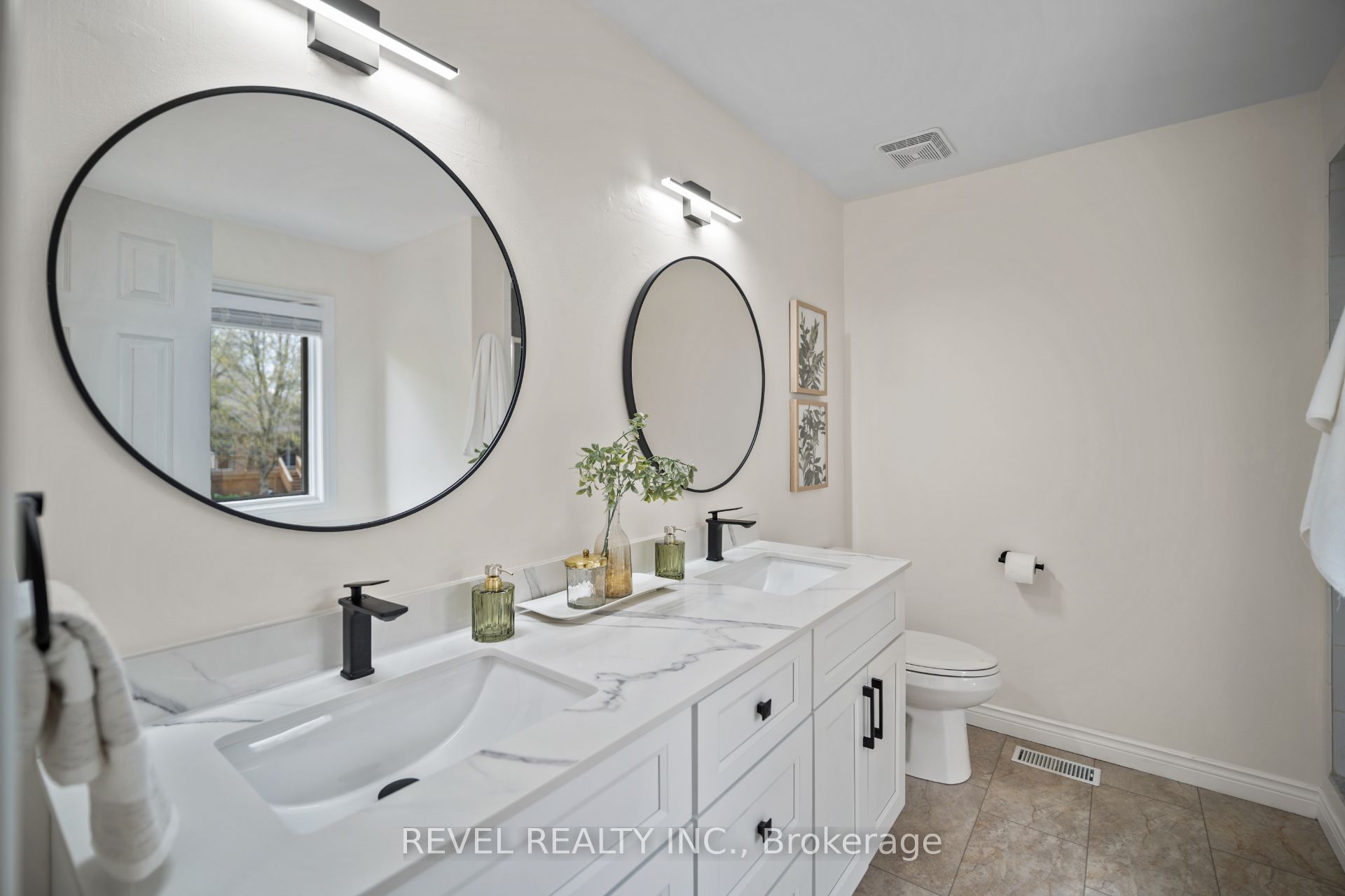 320 Hamilton Drive 10 Property Photo 28