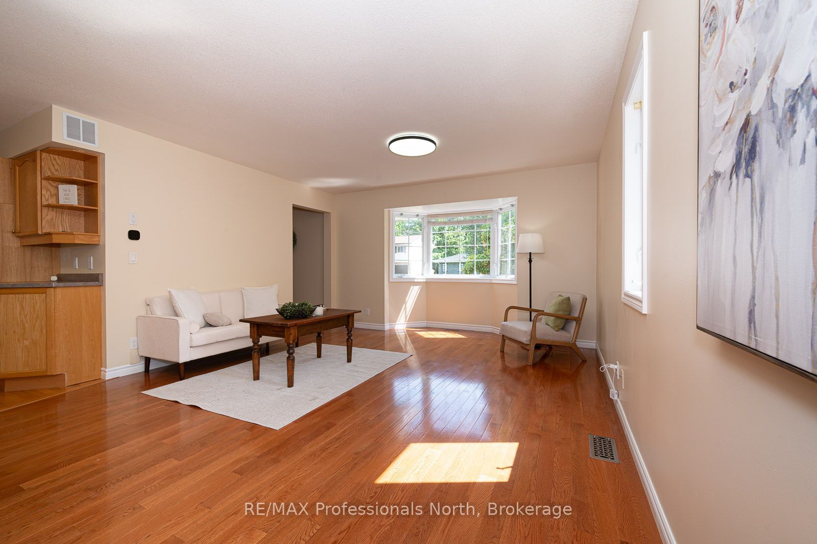 18 Heritage Crescent Property Photo 5