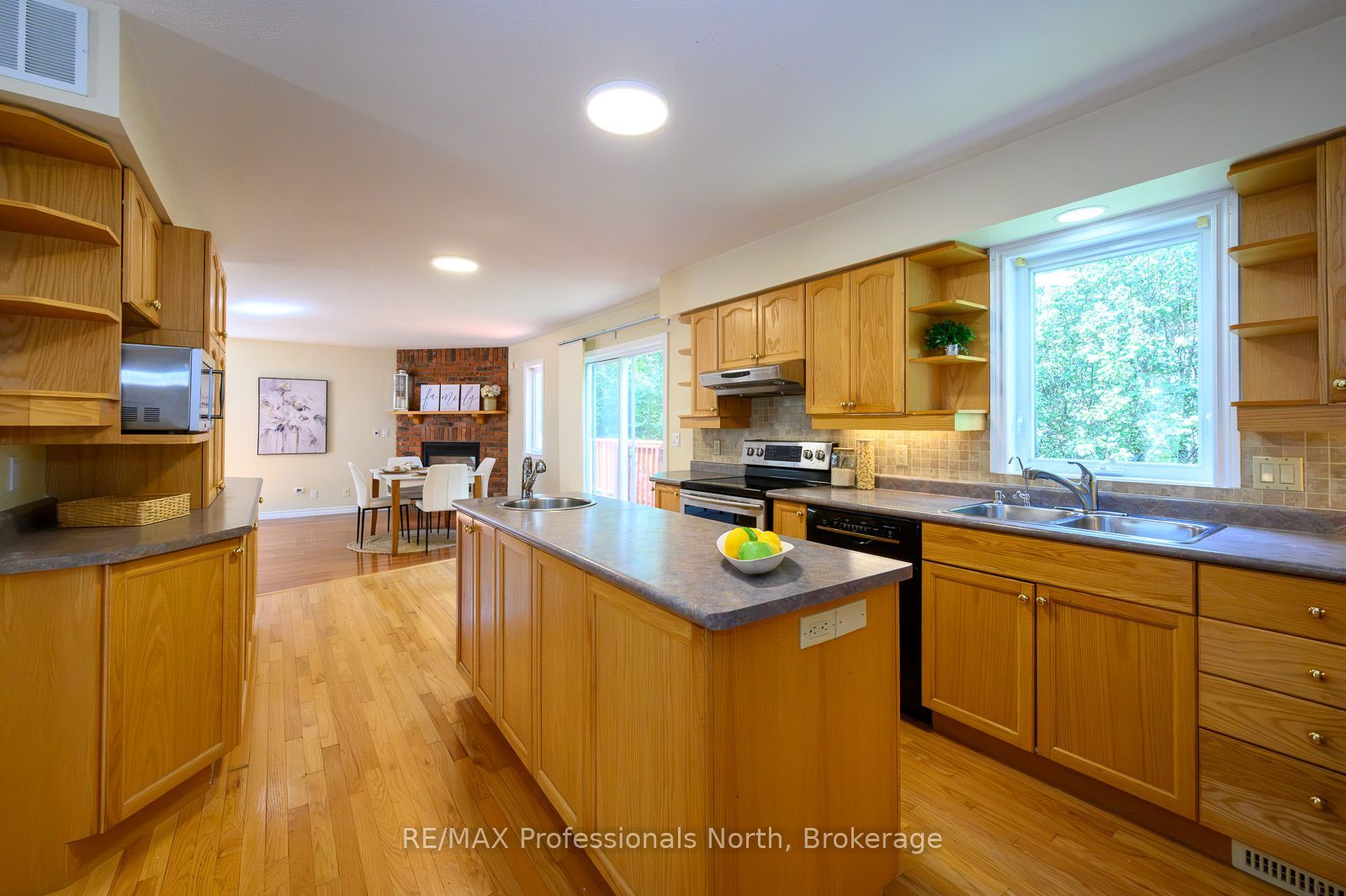 18 Heritage Crescent Property Photo 12