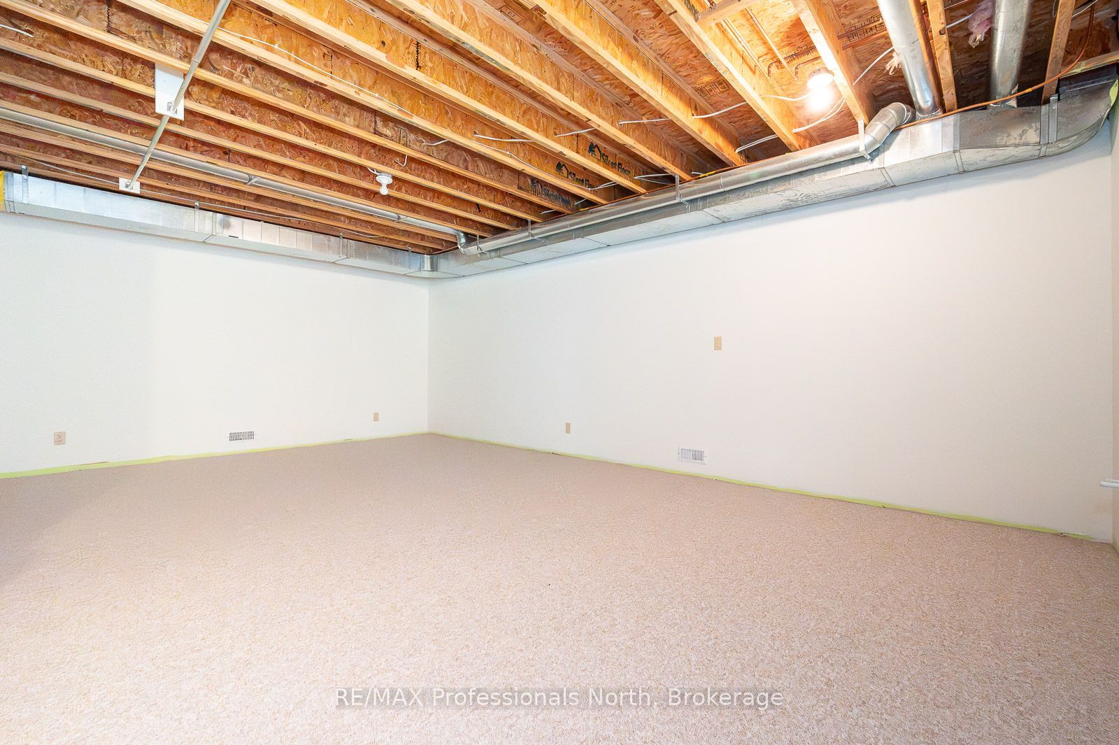 18 Heritage Crescent Property Photo 32