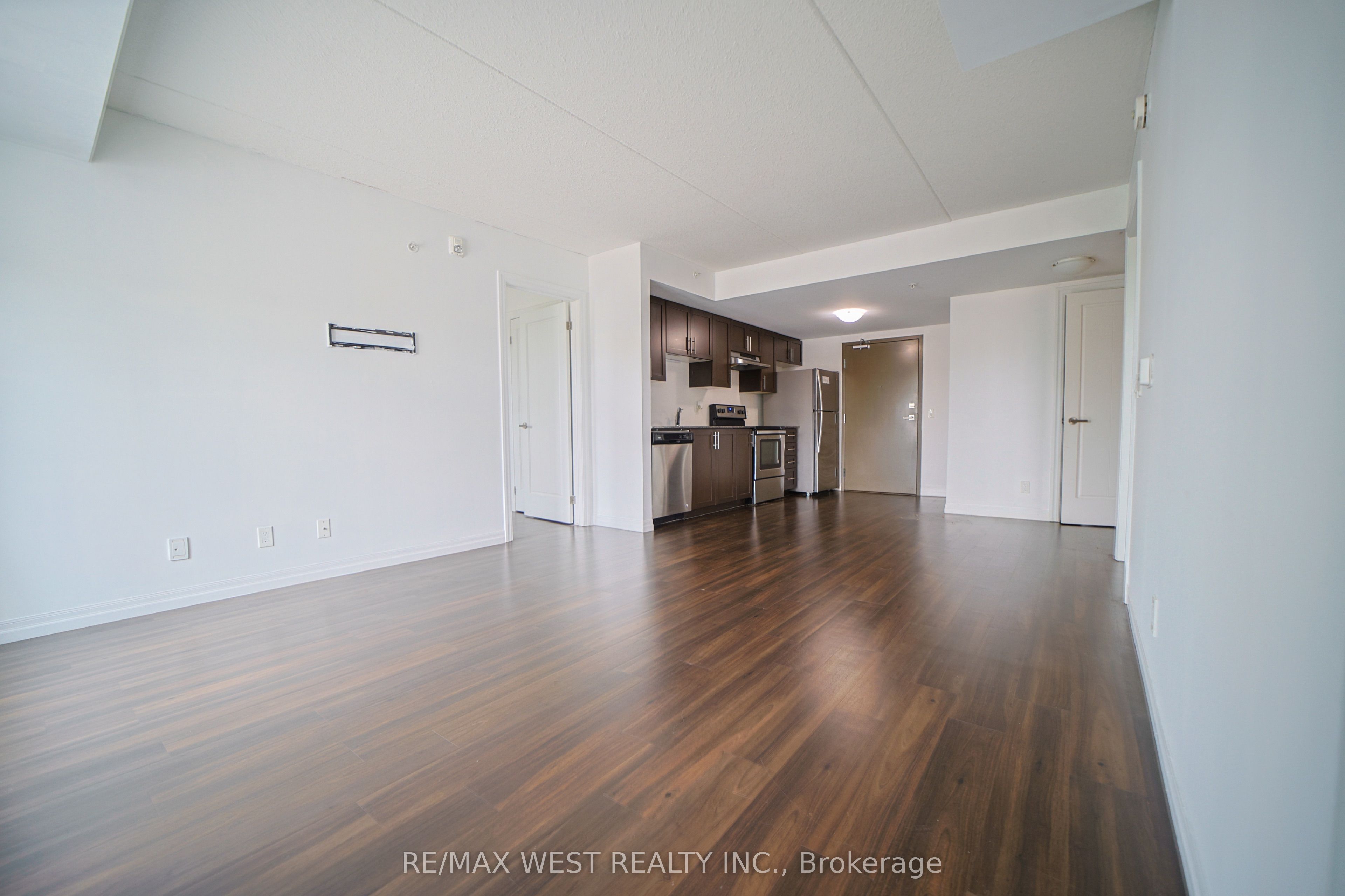 108 Summit Ridge Drive 207 Property Photo 8