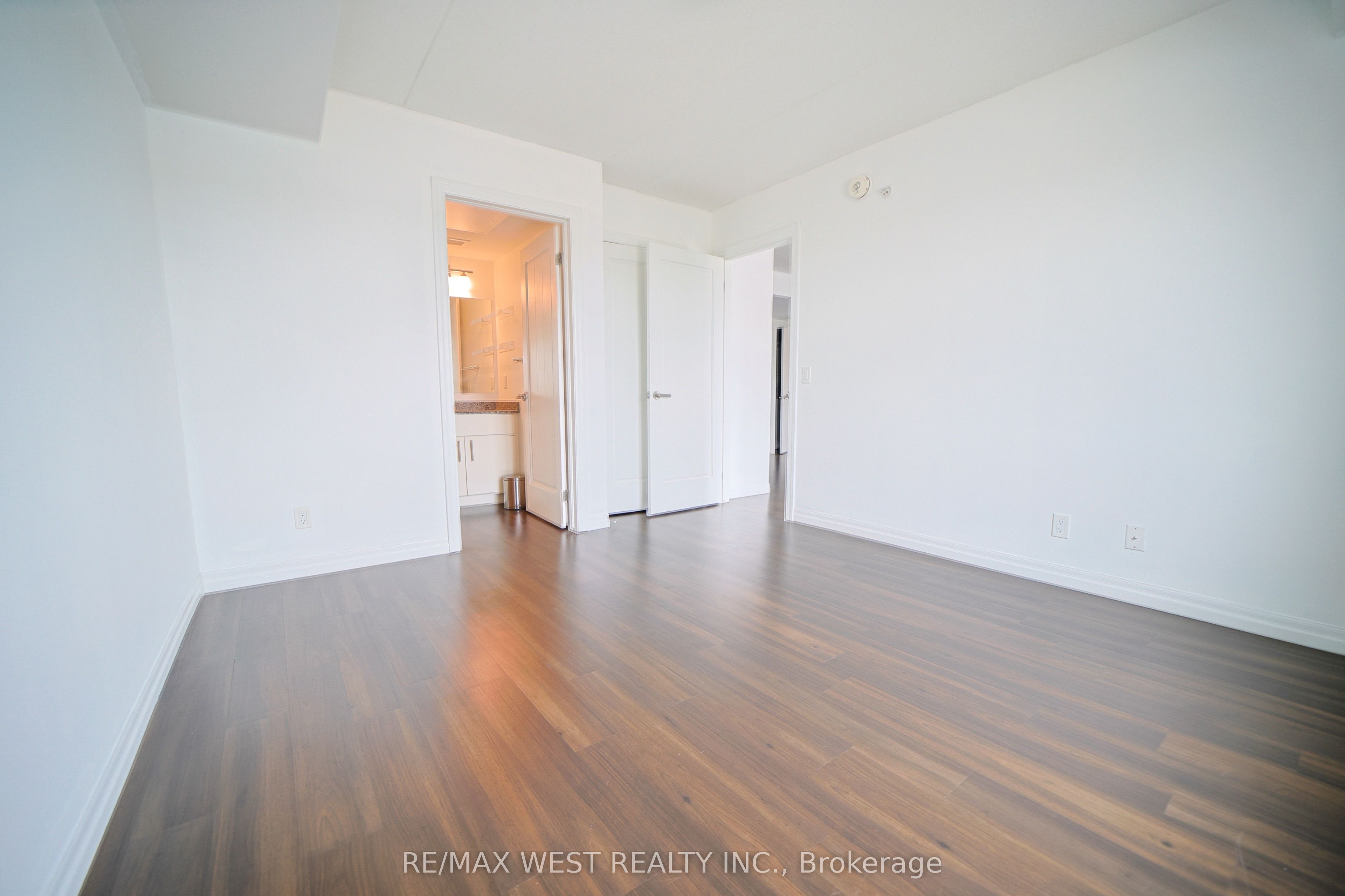 108 Summit Ridge Drive 207 Property Photo 11