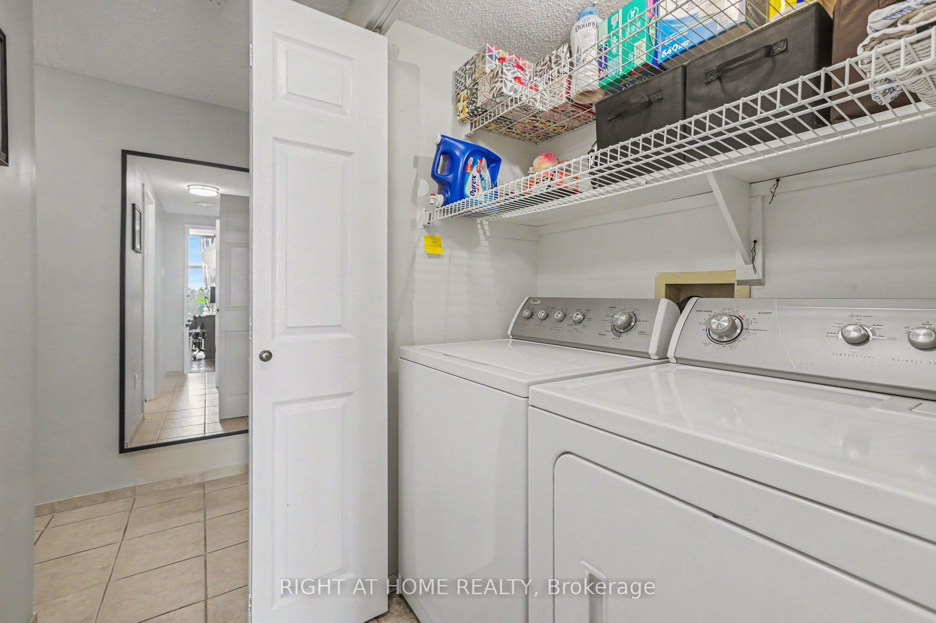 2759 Carousel Crescent 701 Property Photo 12