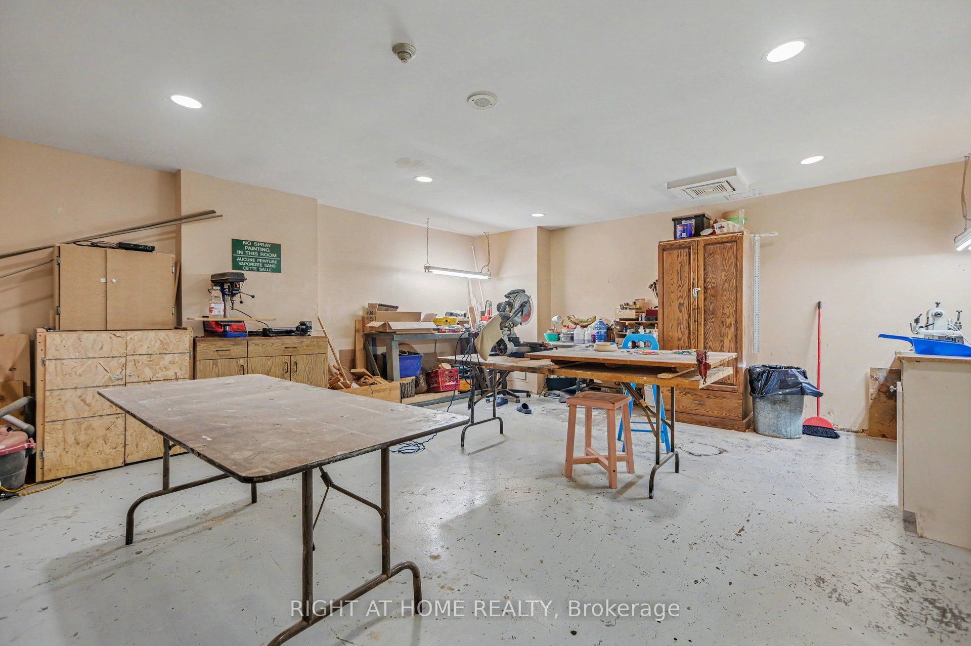 2759 Carousel Crescent 701 Property Photo 31