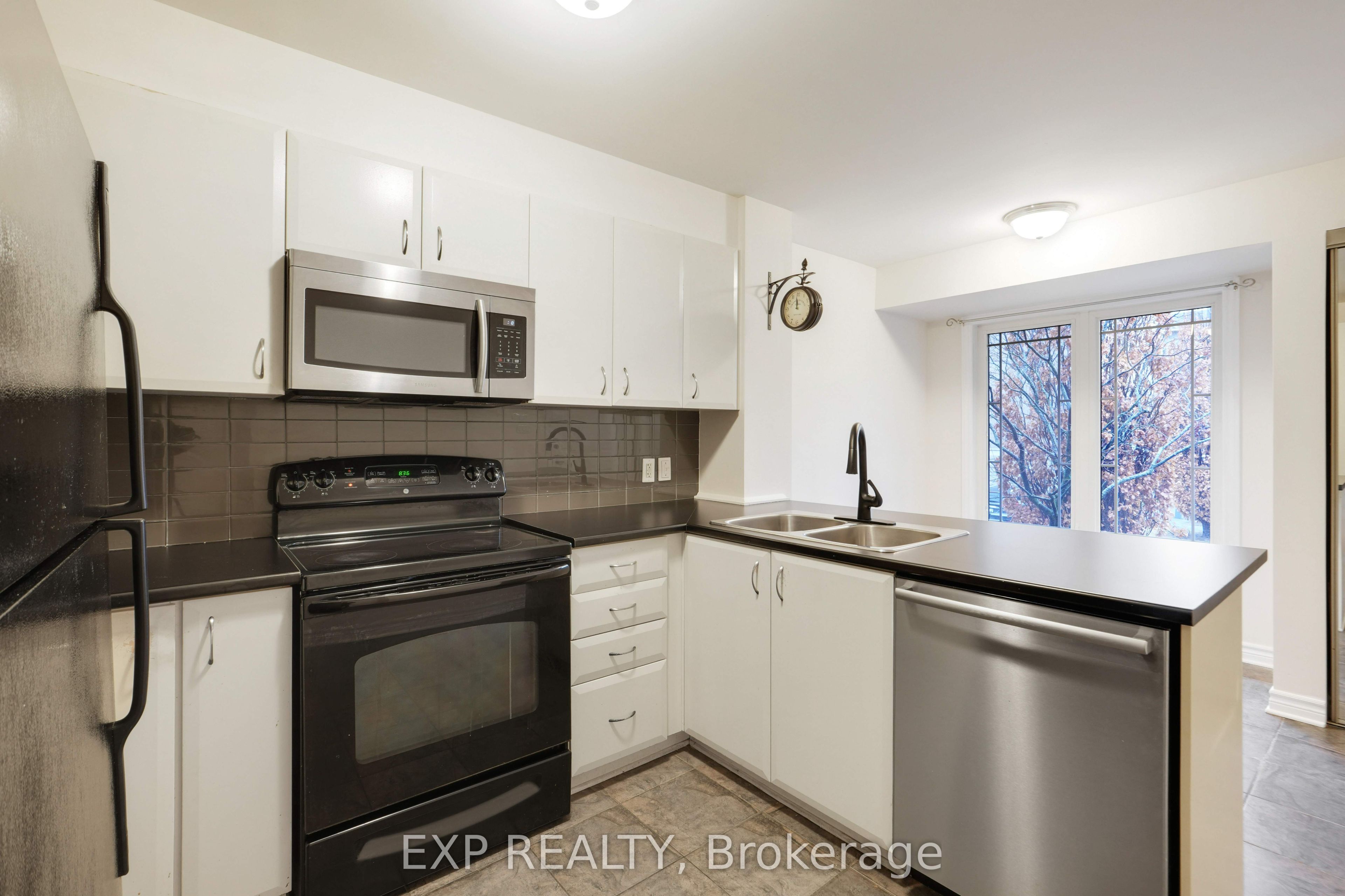 201 Paseo Private 14 Property Photo 3