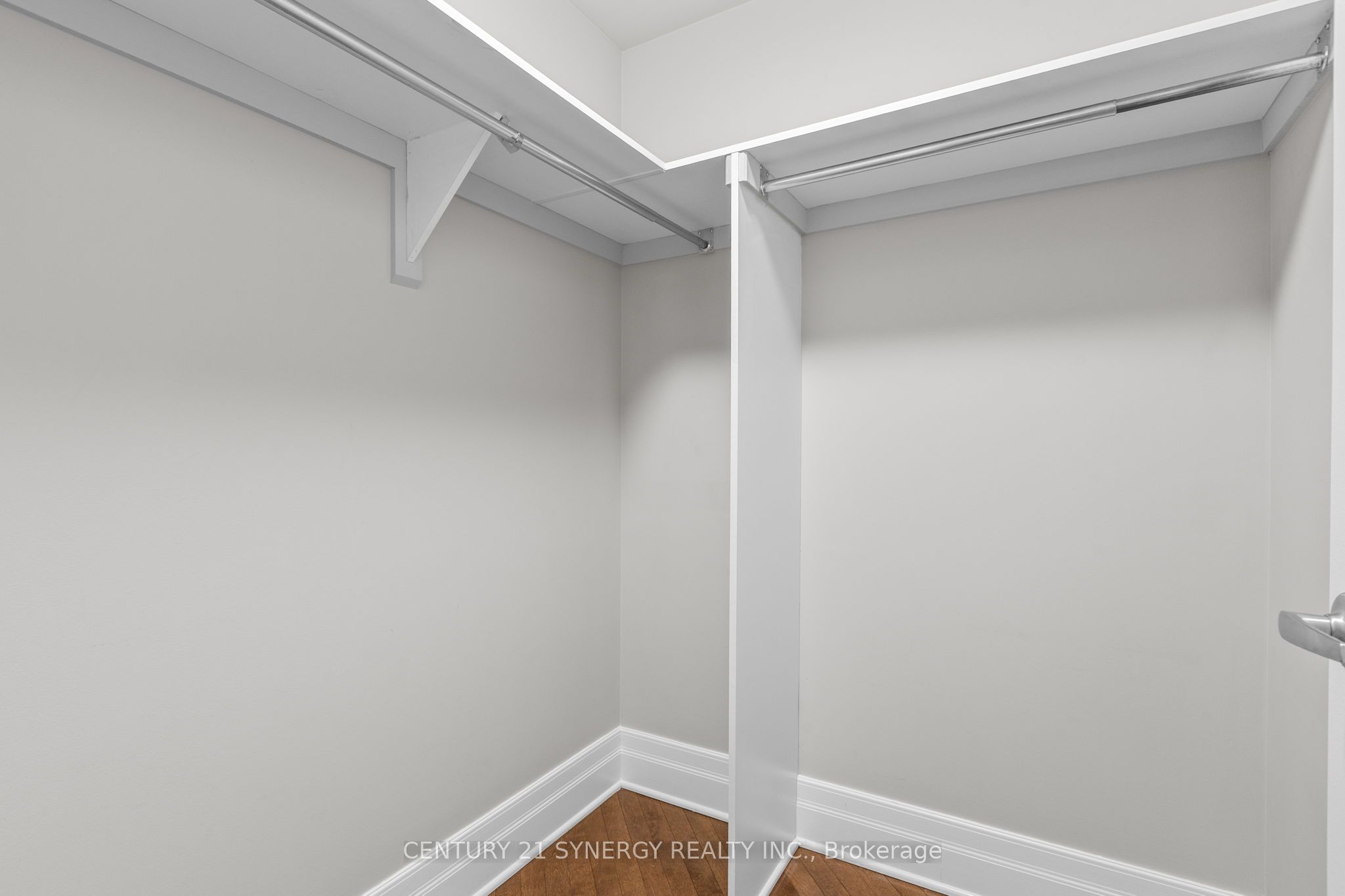 808 Bronson Avenue 312 Property Photo 18