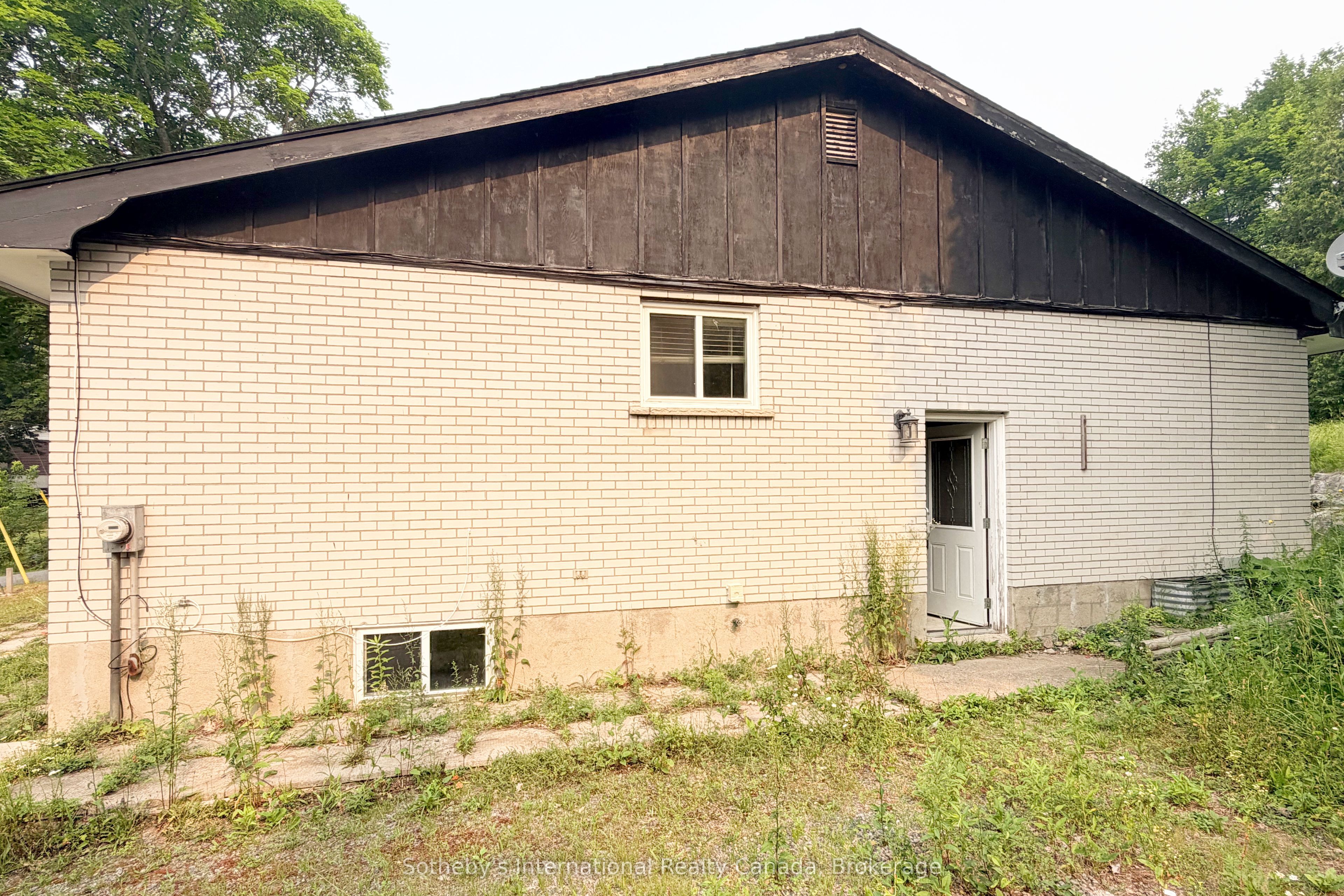 12a Valley Drive Property Photo 3