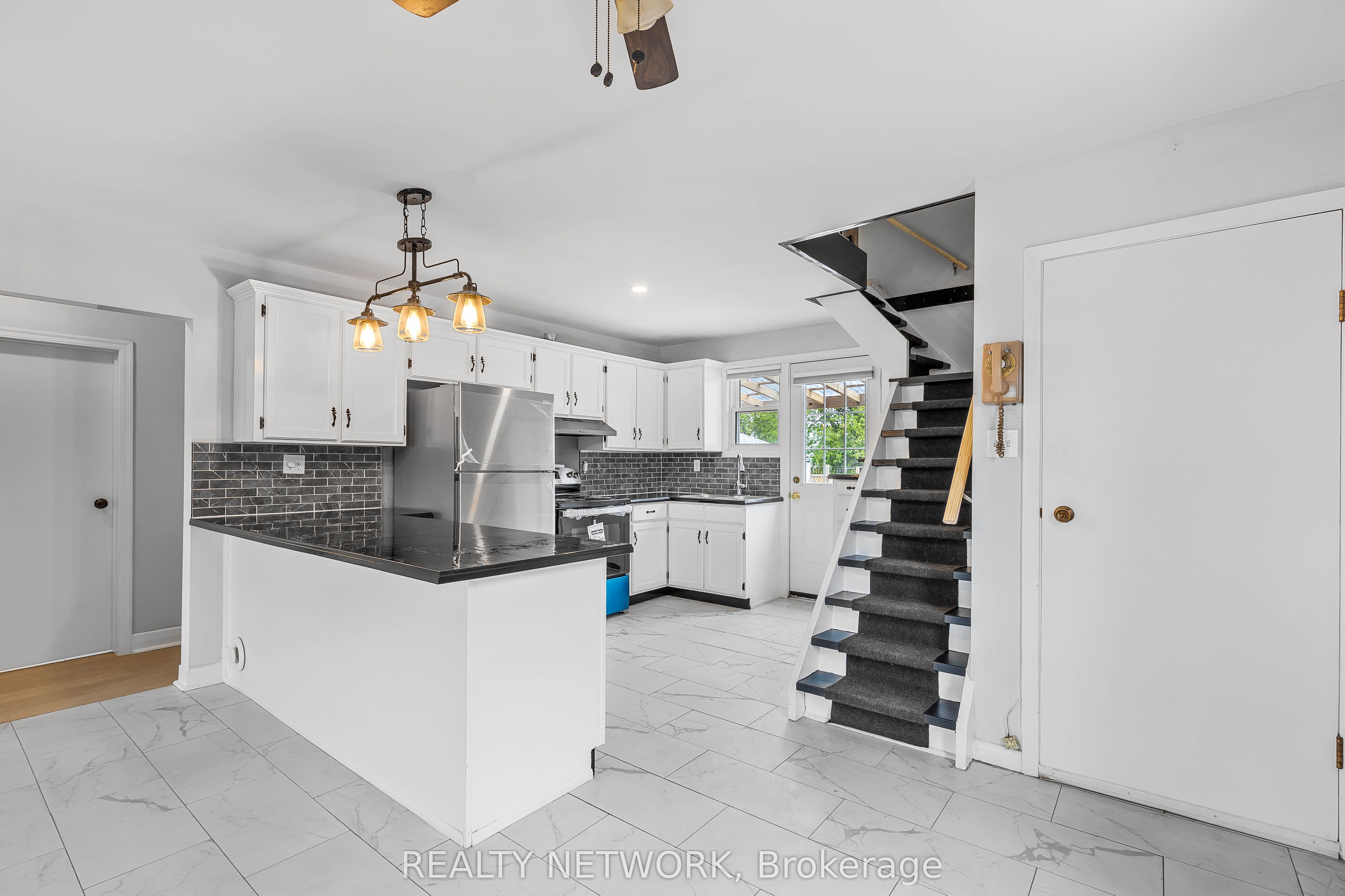 76 Johnston Street Property Photo 6