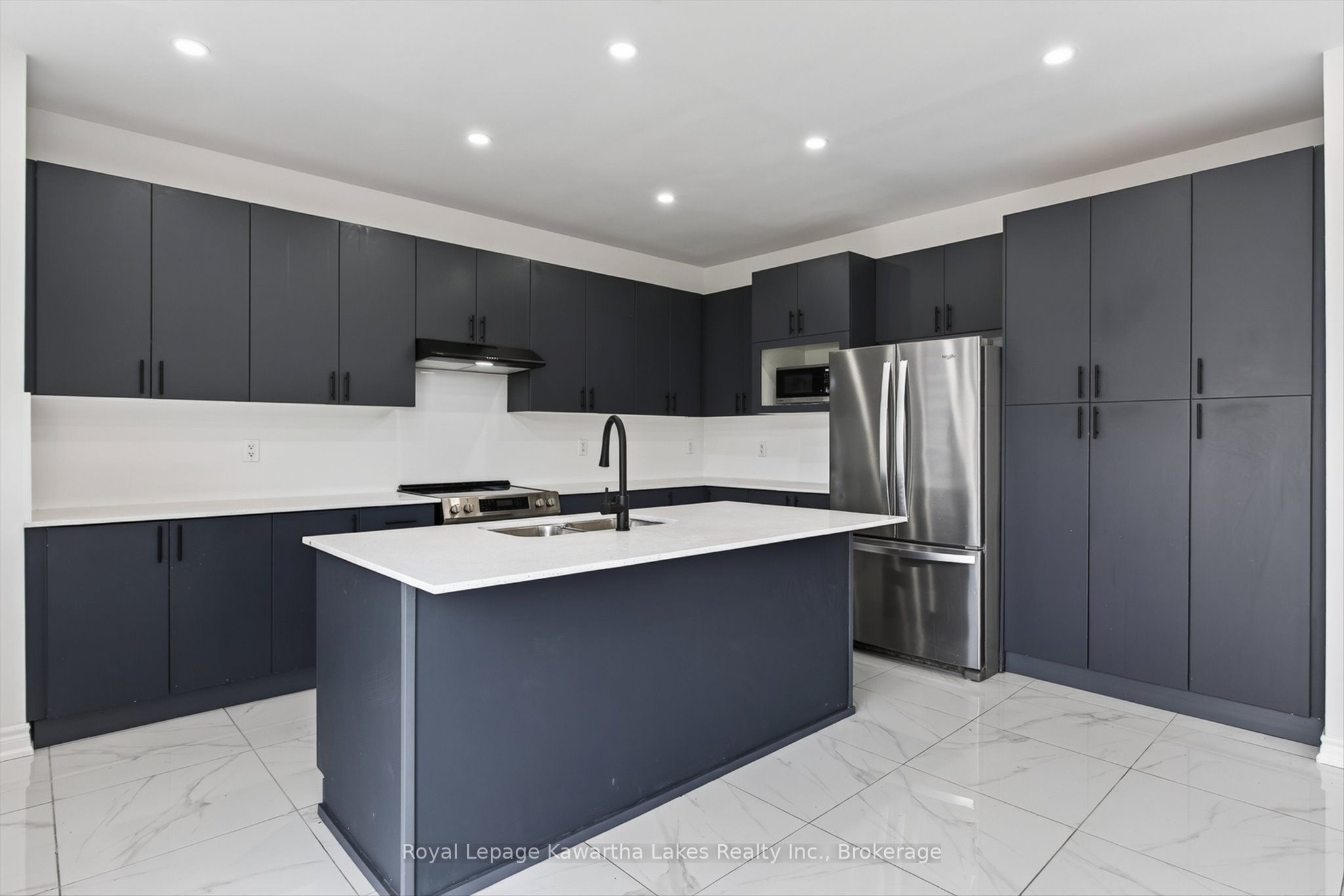 19 Hennessey Crescent Property Photo 9