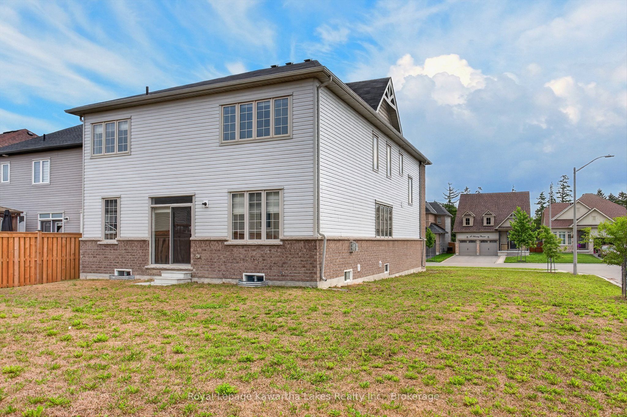 19 Hennessey Crescent Property Photo 43
