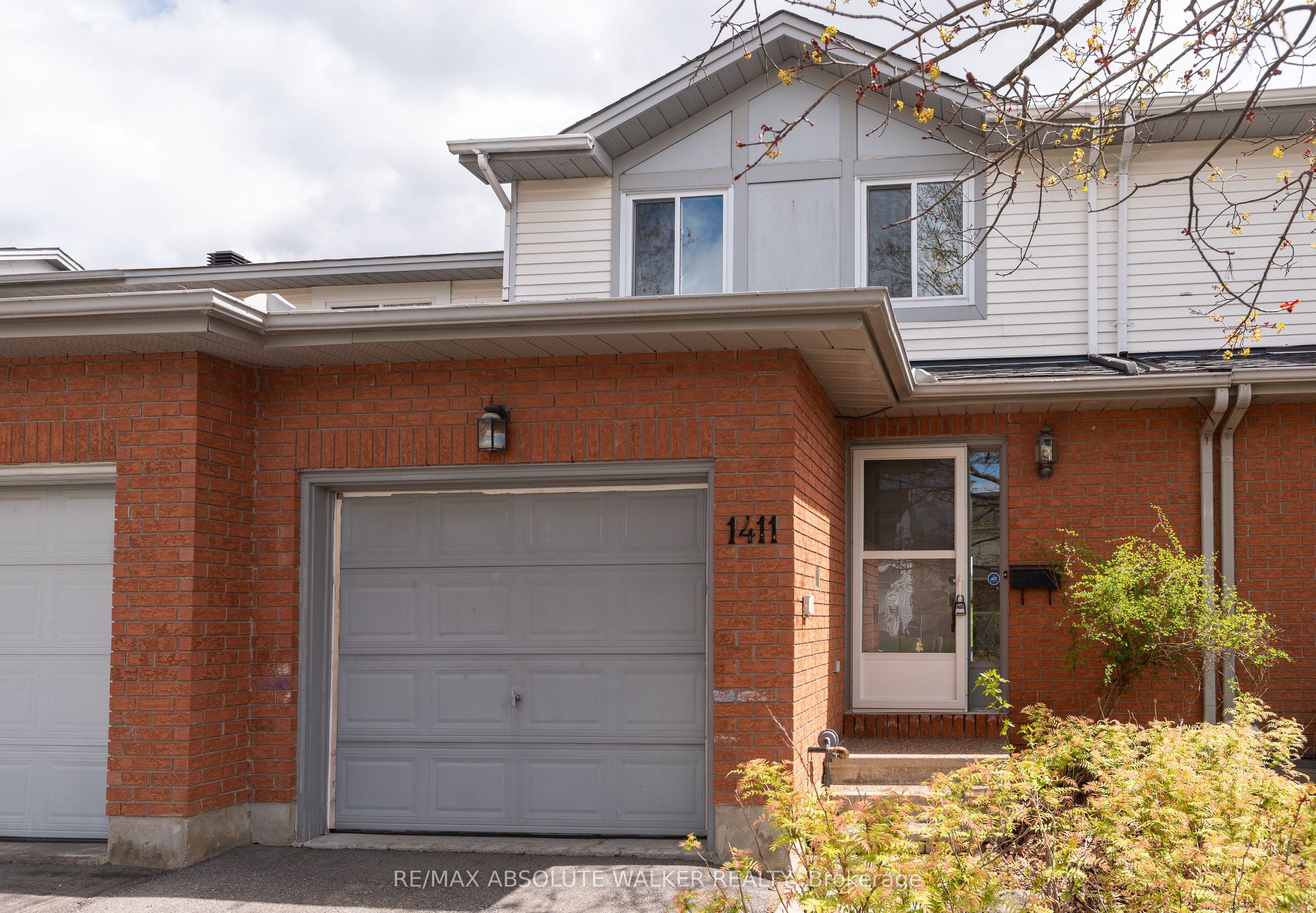 1411 Caravel Crescent Property Photo 1