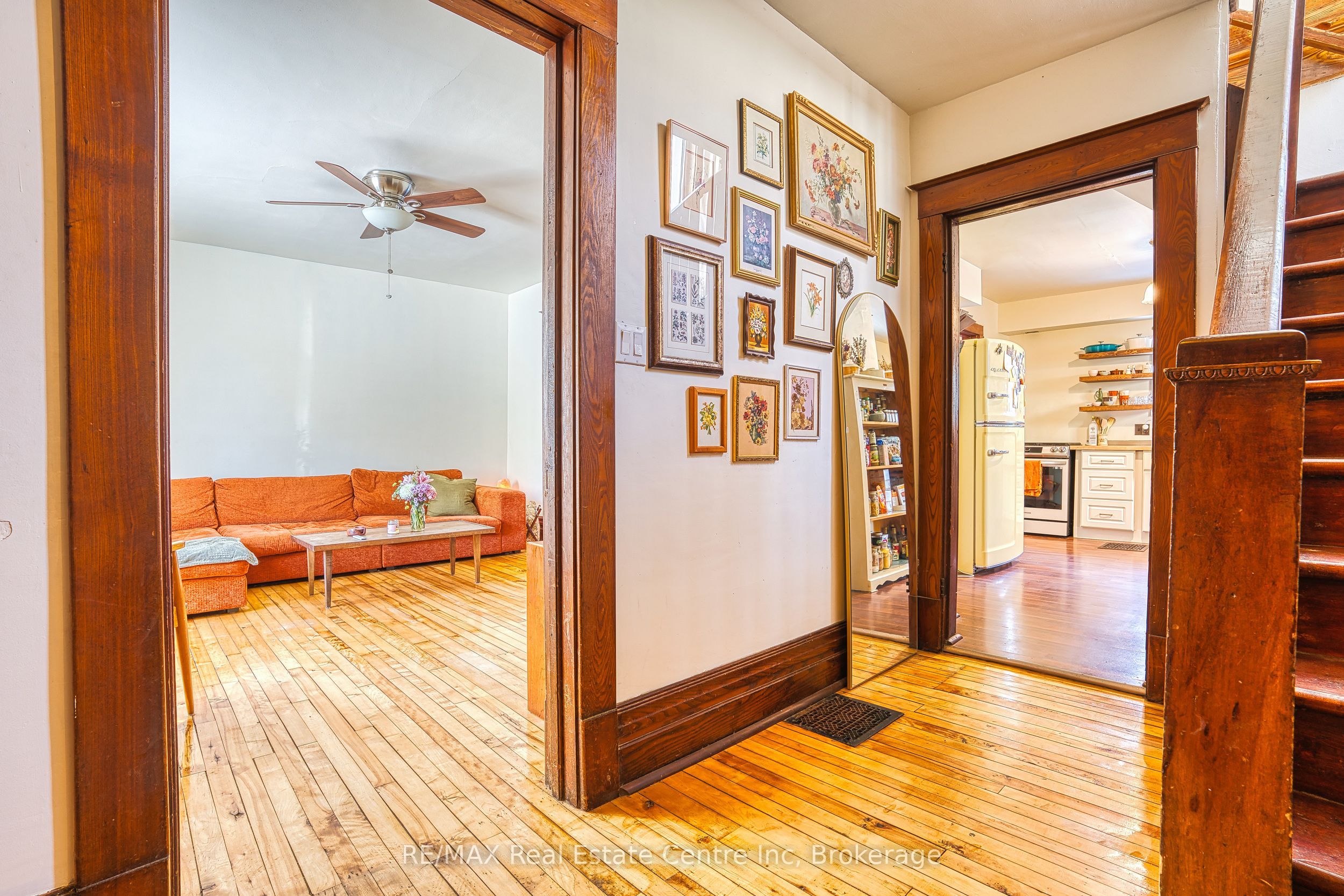 34 Wellington Street Property Photo 7