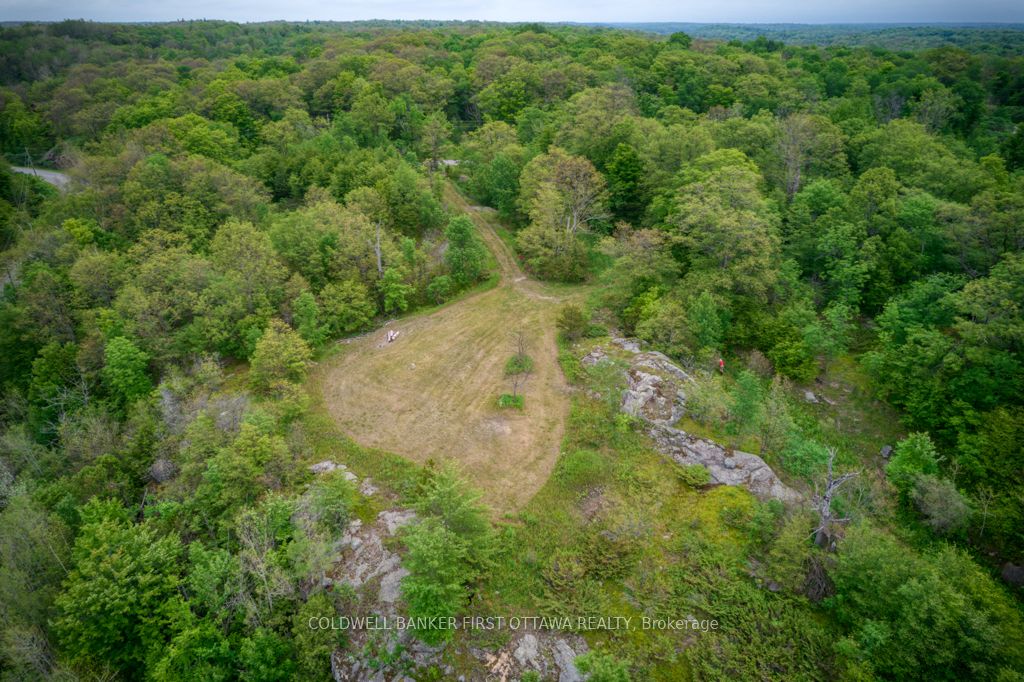 16 Grey Owl Road Property Photo 8