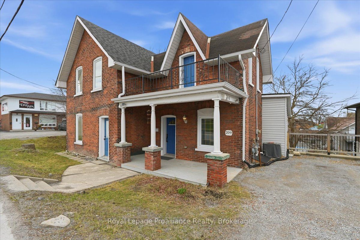 209 Dundas Street E Property Photo 1