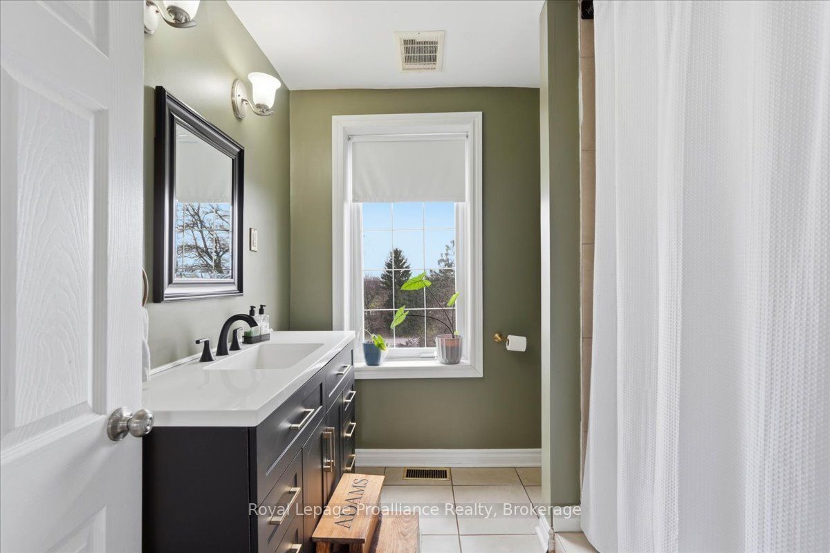 209 Dundas Street E Property Photo 19