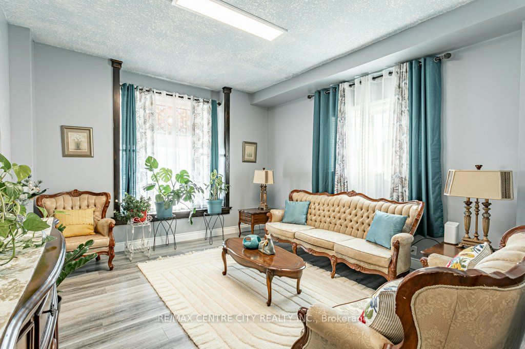52 Princess Avenue Property Photo 7
